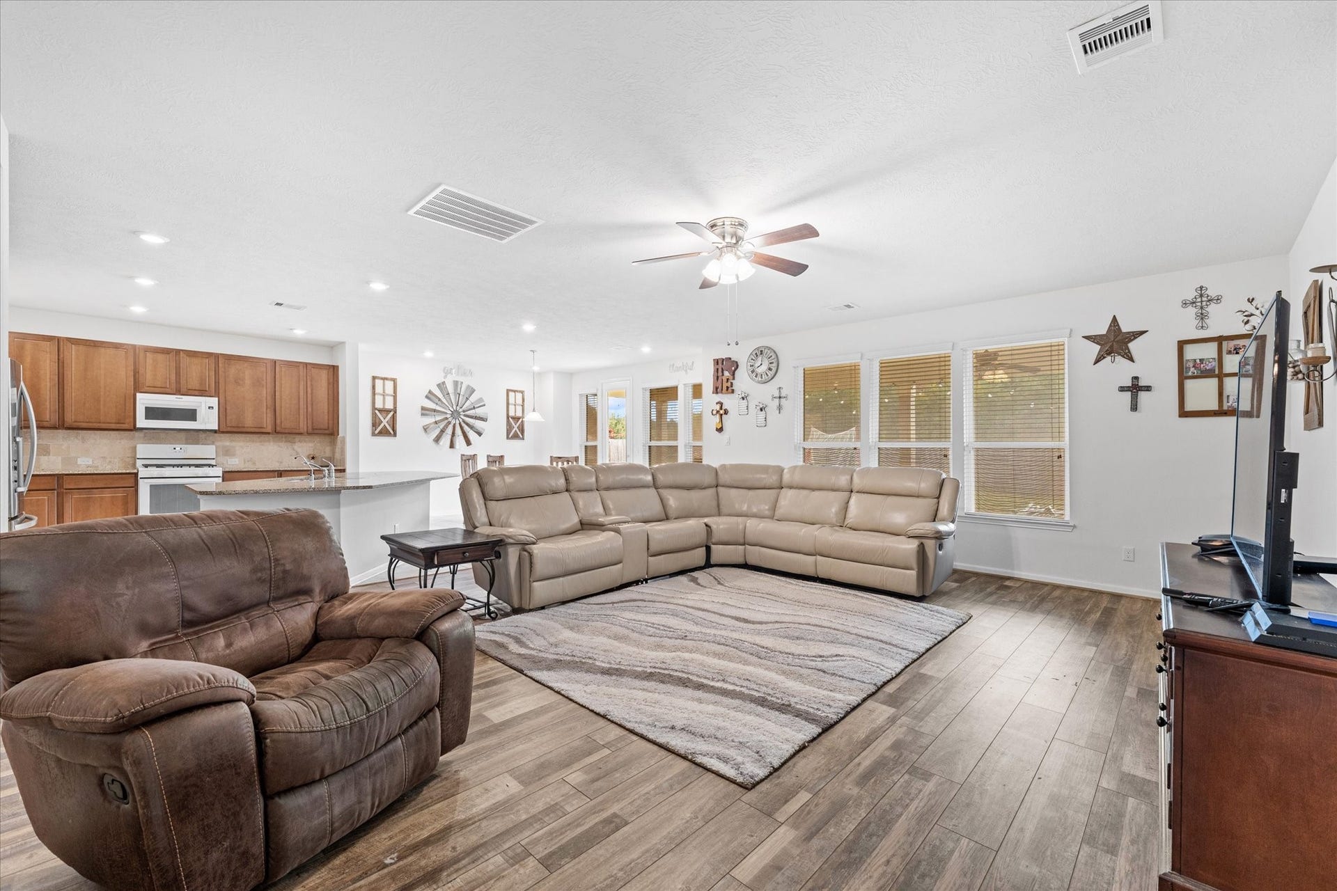 1143 Epworth Court, Conroe, TX 77304 1143 Epworth Court, Conroe, TX 77304