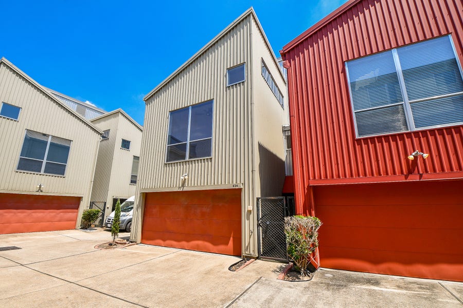 Property photo for 824 Robin Street, Houston, TX