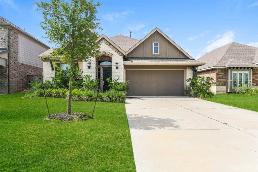 Property photo for 3332 Rolling View Court, Conroe, TX