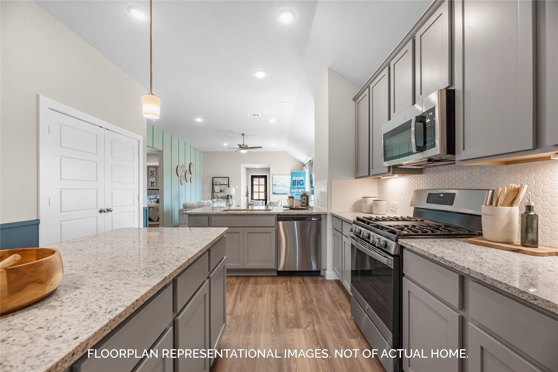 1069 Garnet Star Drive, La Marque, TX 77568