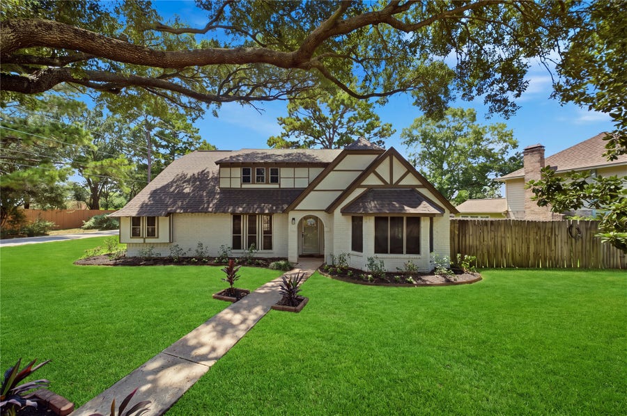 Property photo for 13903 CHARLYNN OAKS DR, Houston, TX