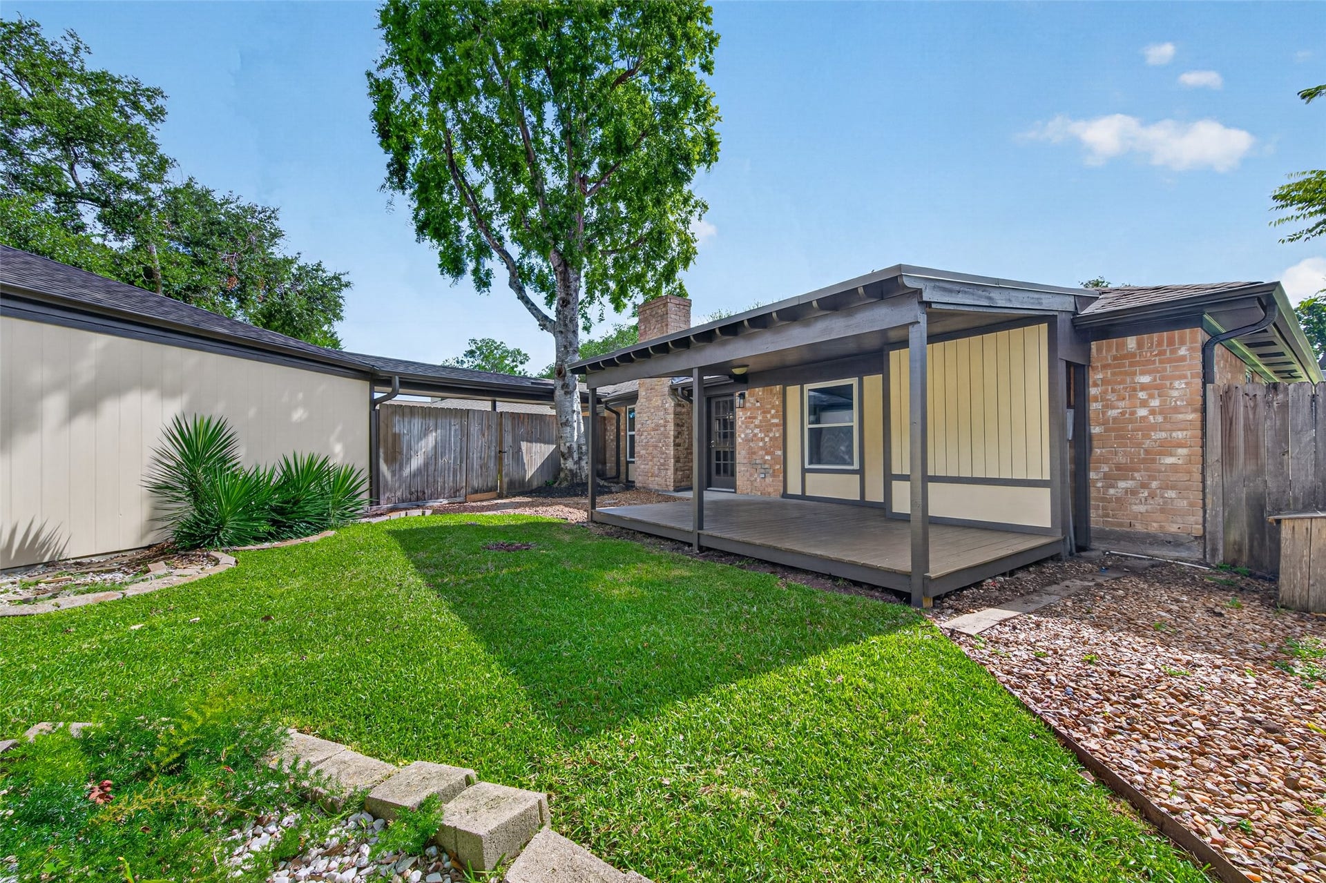 1307 Hitherfield Drive, Sugar Land, TX 77498 1307 Hitherfield Drive, Sugar Land, TX 77498