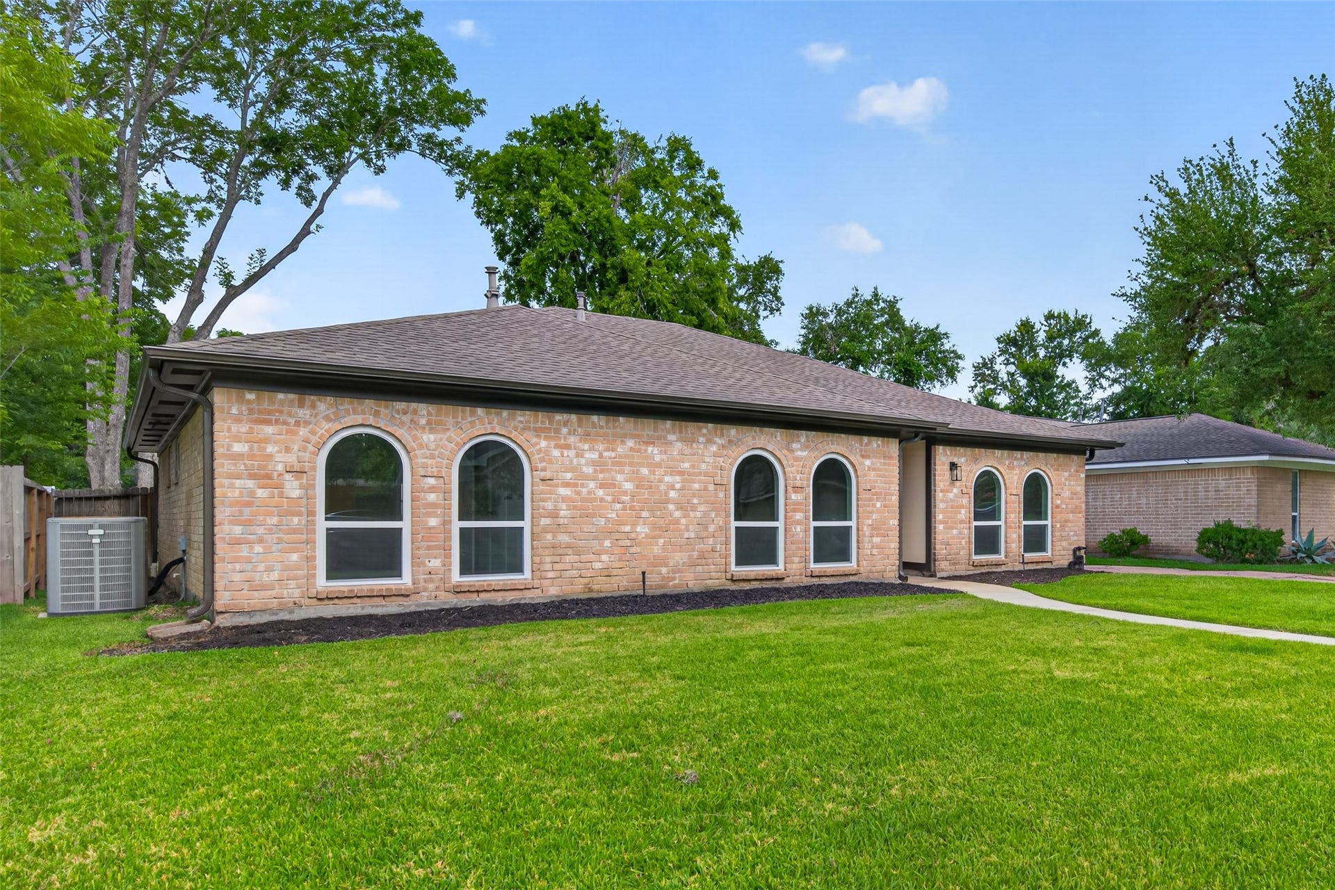 1307 Hitherfield Drive, Sugar Land, TX 77498 1307 Hitherfield Drive, Sugar Land, TX 77498