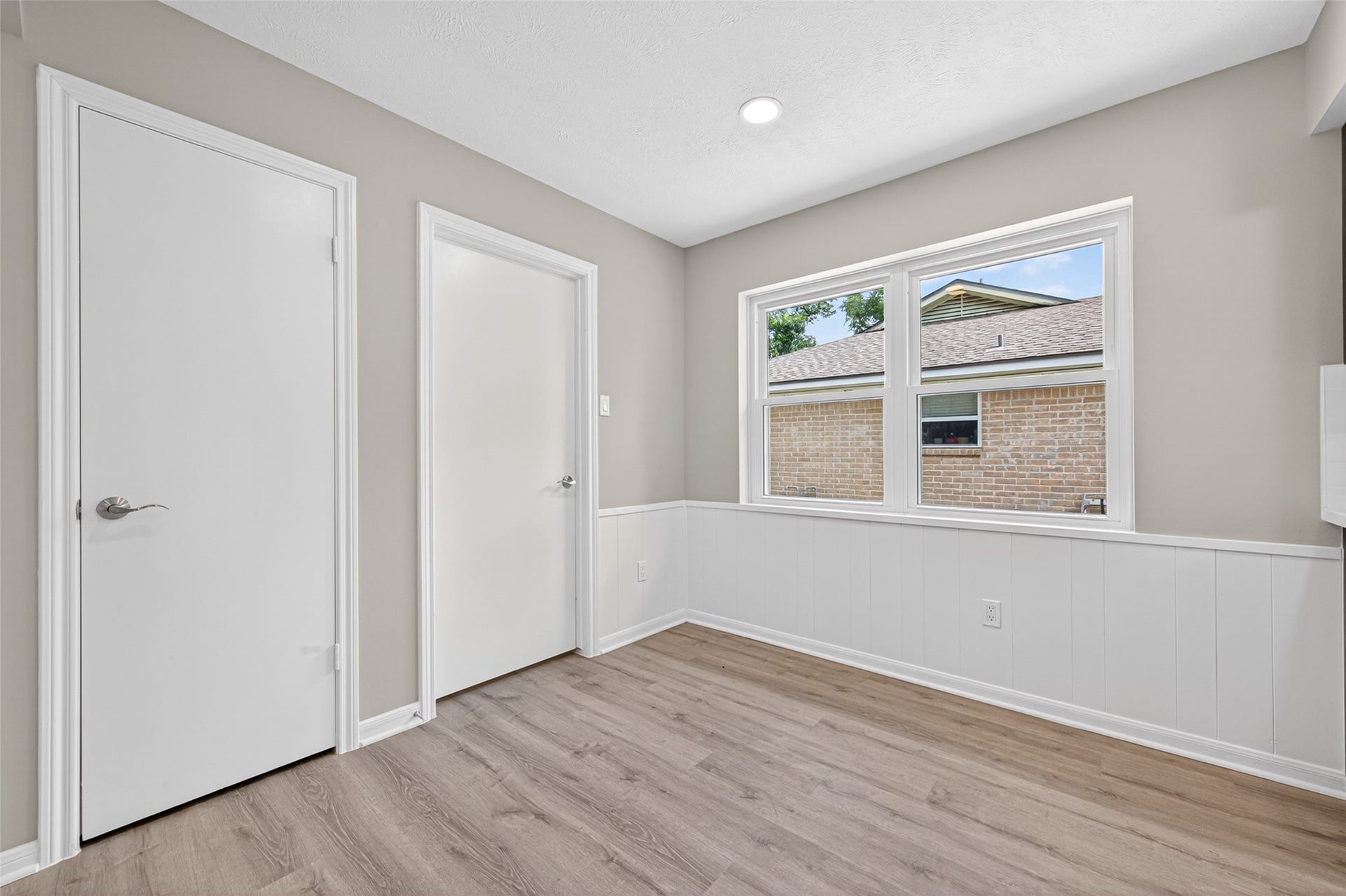 1307 Hitherfield Drive, Sugar Land, TX 77498 Breakfast sitting area