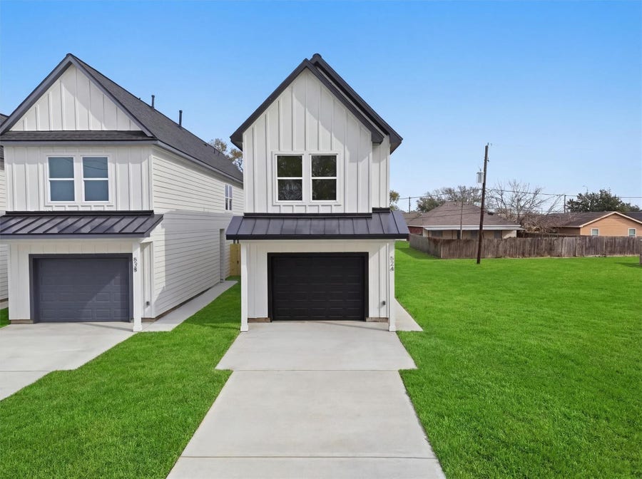 Property photo for 524 N 4th Street, La Porte, TX