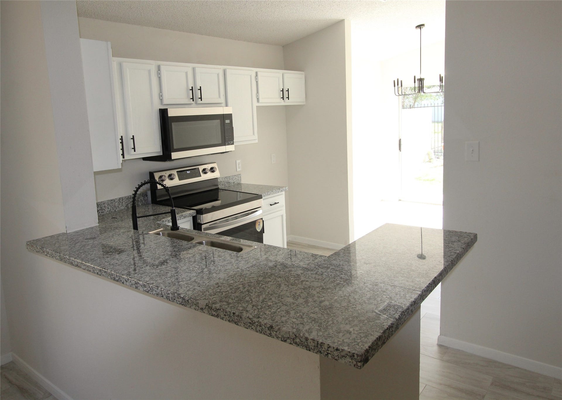 7713 Ellis Drive, Houston, TX 77489 7713 Ellis Drive, Houston, TX 77489