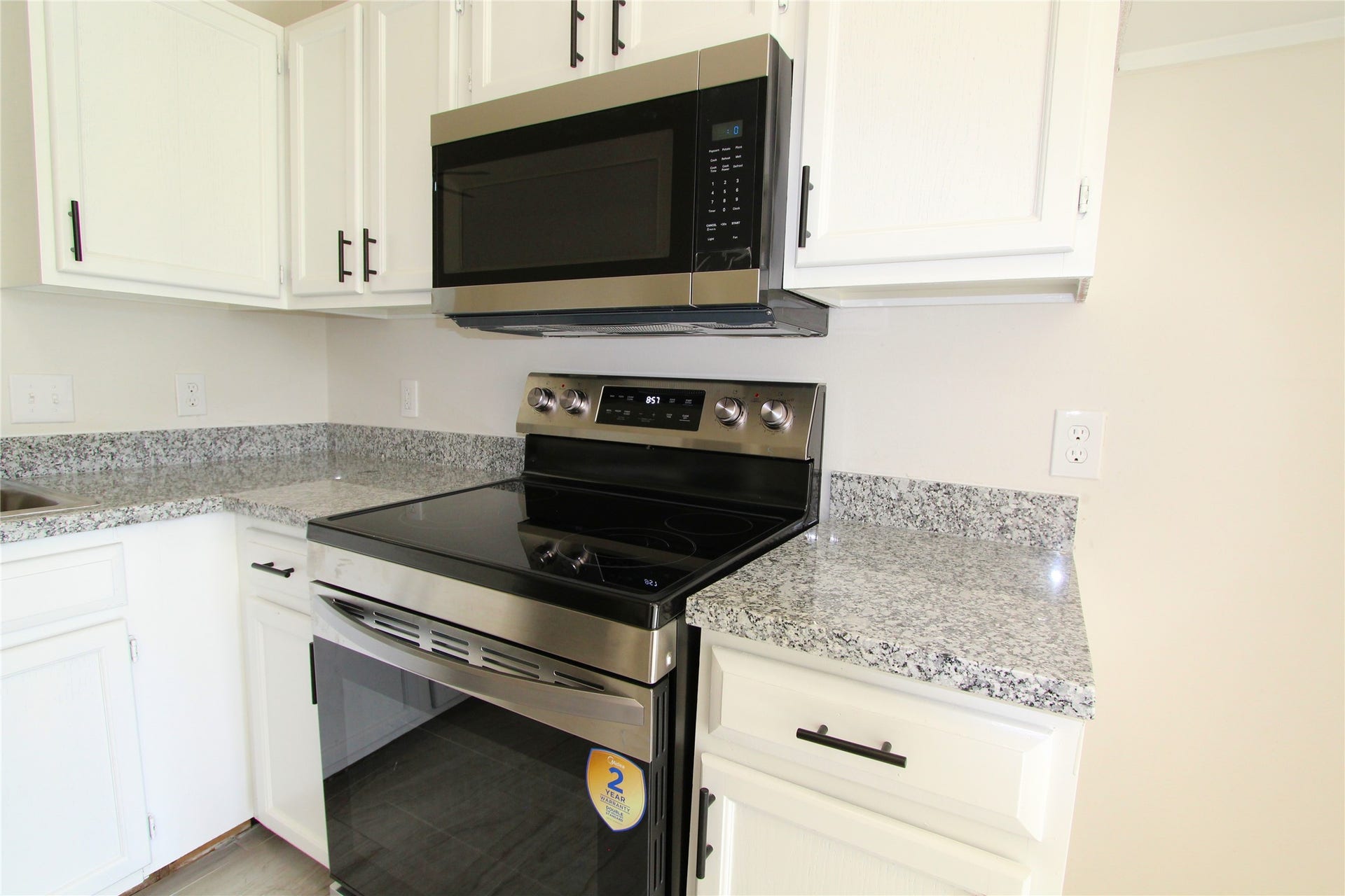 7713 Ellis Drive, Houston, TX 77489 7713 Ellis Drive, Houston, TX 77489