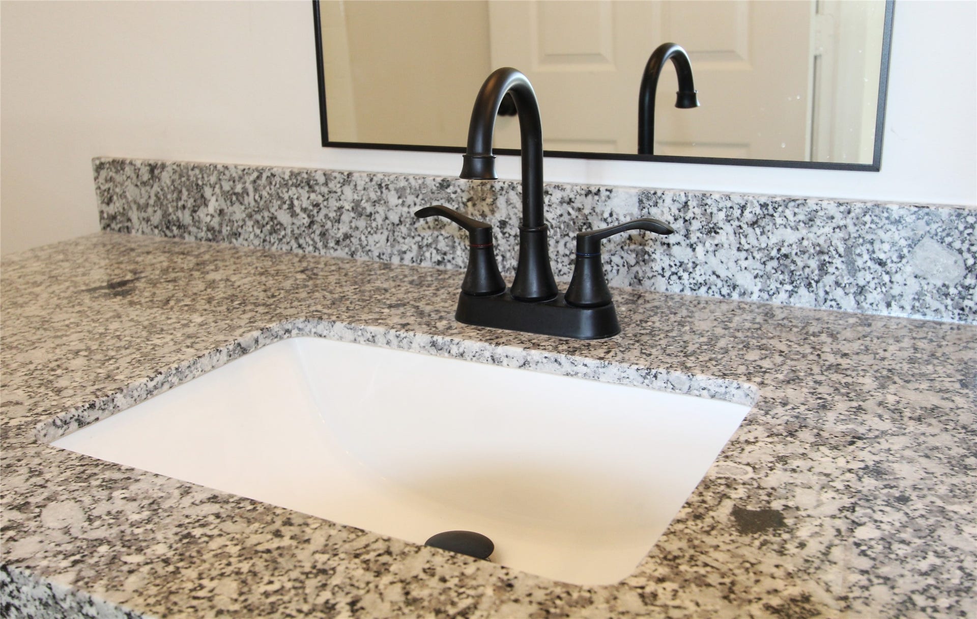 7713 Ellis Drive, Houston, TX 77489 7713 Ellis Drive, Houston, TX 77489