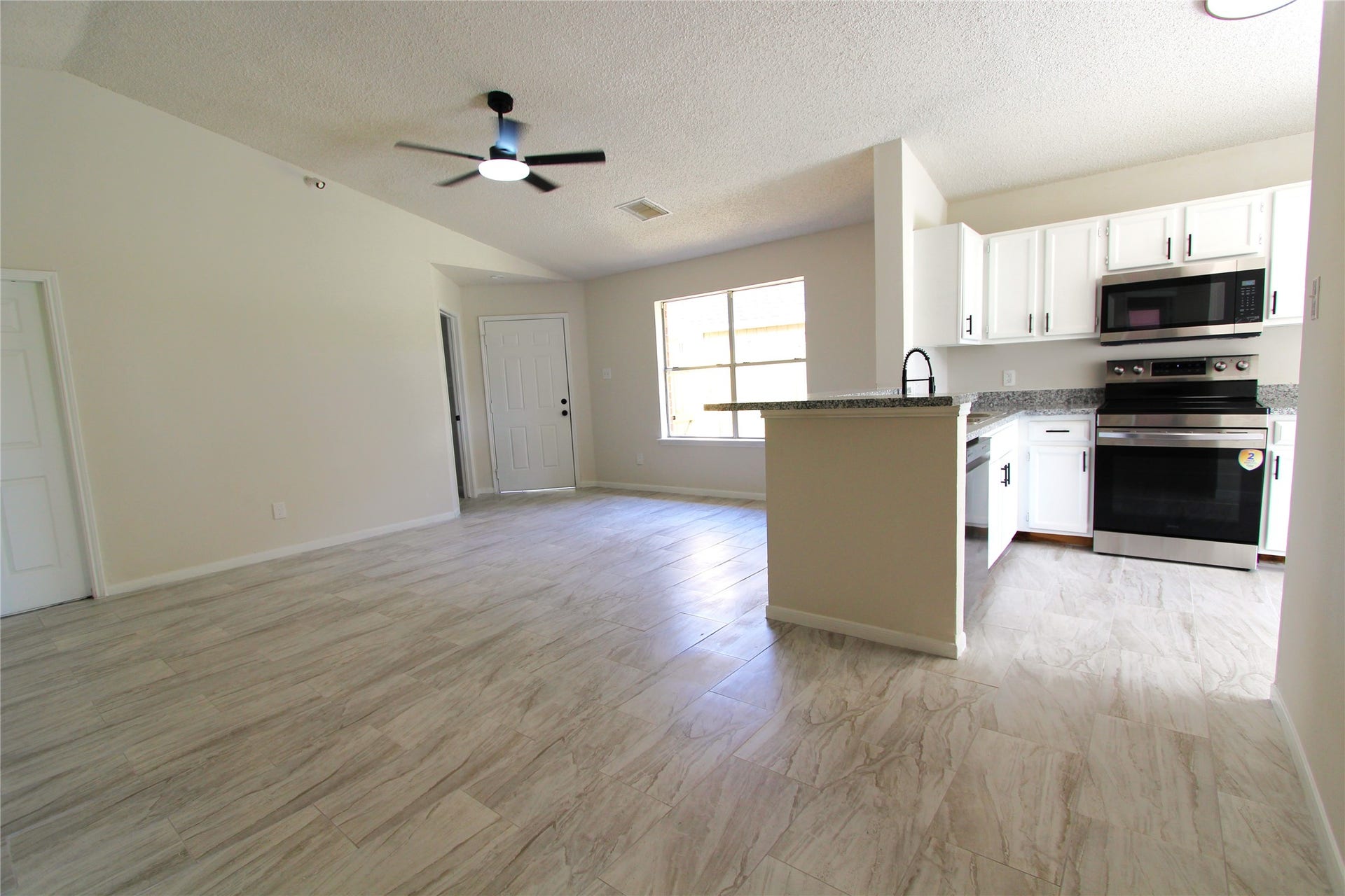 7713 Ellis Drive, Houston, TX 77489 7713 Ellis Drive, Houston, TX 77489