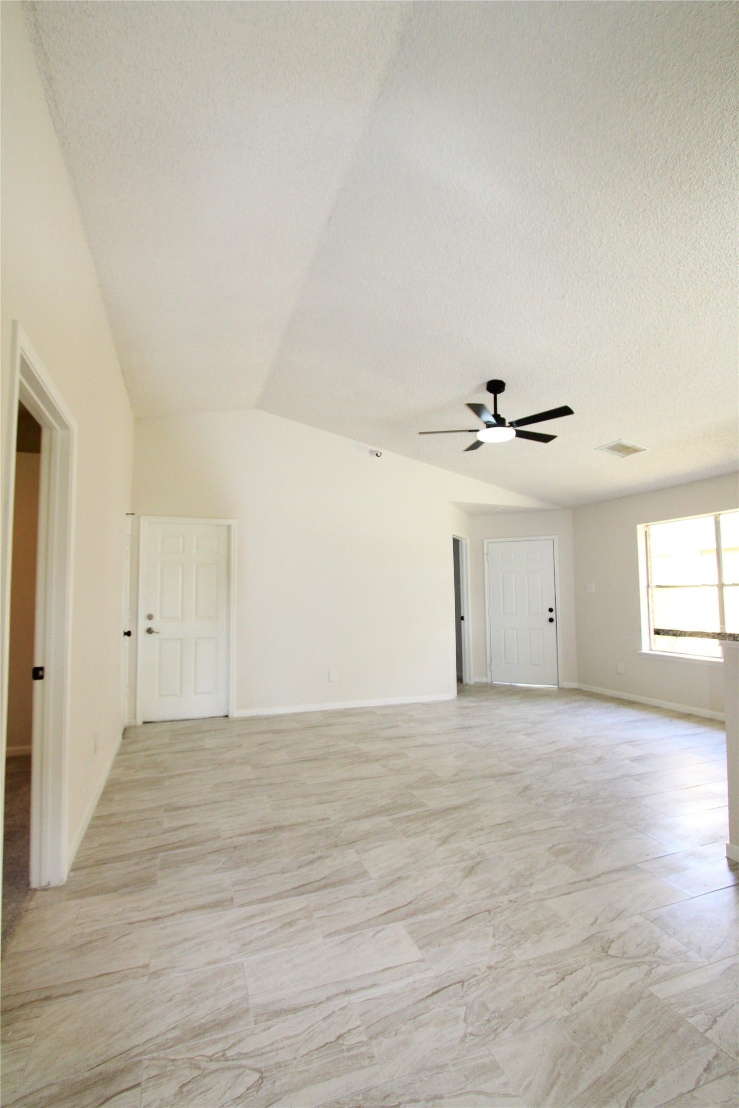 7713 Ellis Drive, Houston, TX 77489 7713 Ellis Drive, Houston, TX 77489