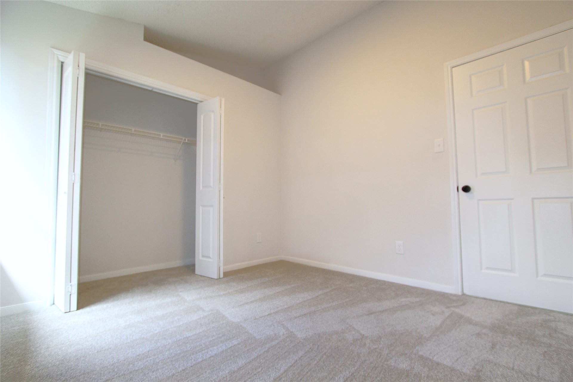 7713 Ellis Drive, Houston, TX 77489 7713 Ellis Drive, Houston, TX 77489