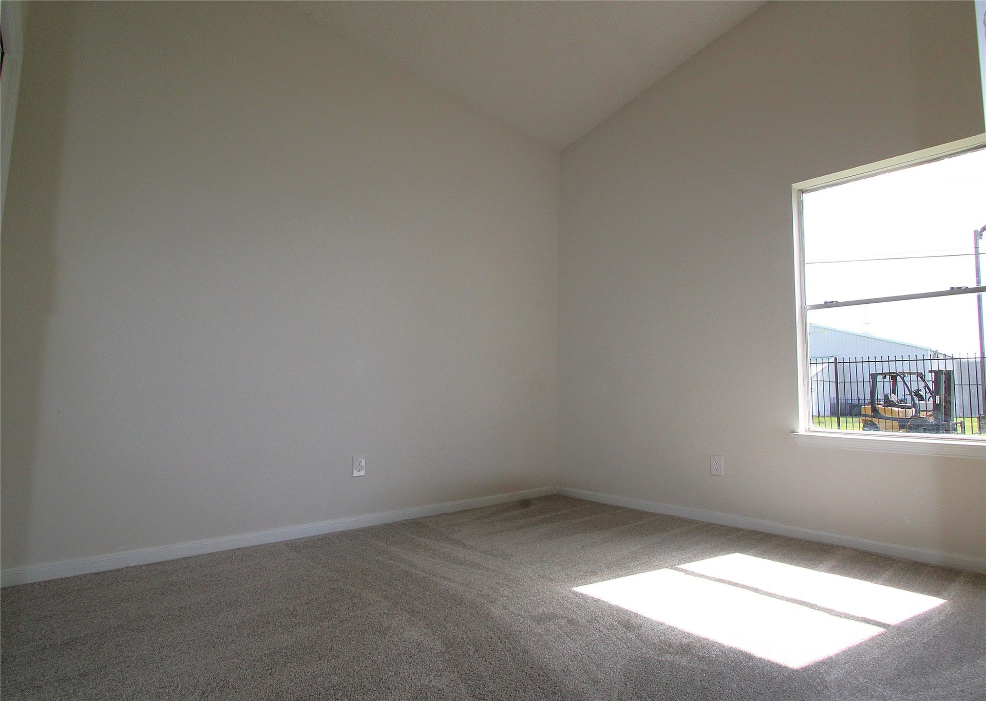 7713 Ellis Drive, Houston, TX 77489 7713 Ellis Drive, Houston, TX 77489