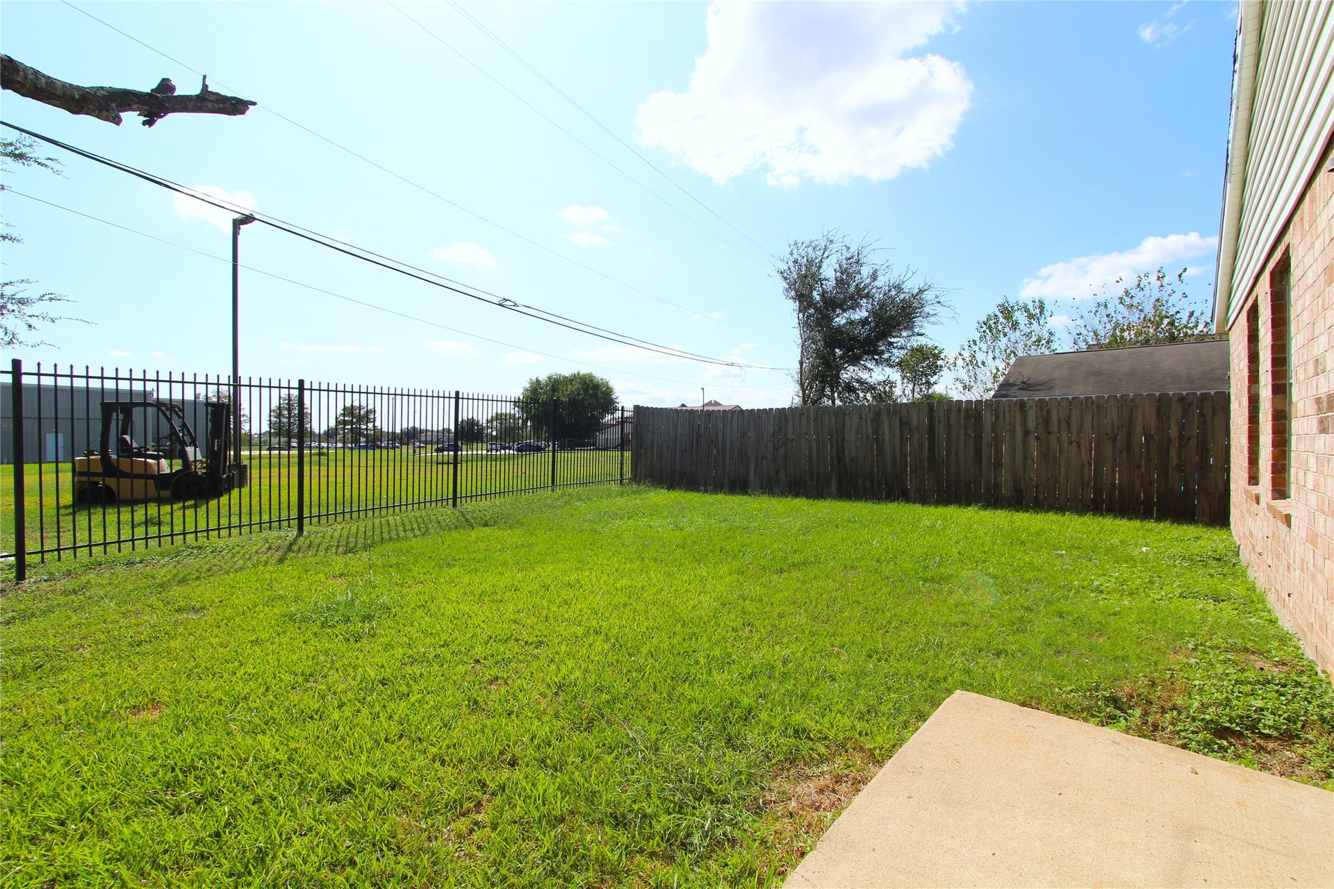 7713 Ellis Drive, Houston, TX 77489 7713 Ellis Drive, Houston, TX 77489