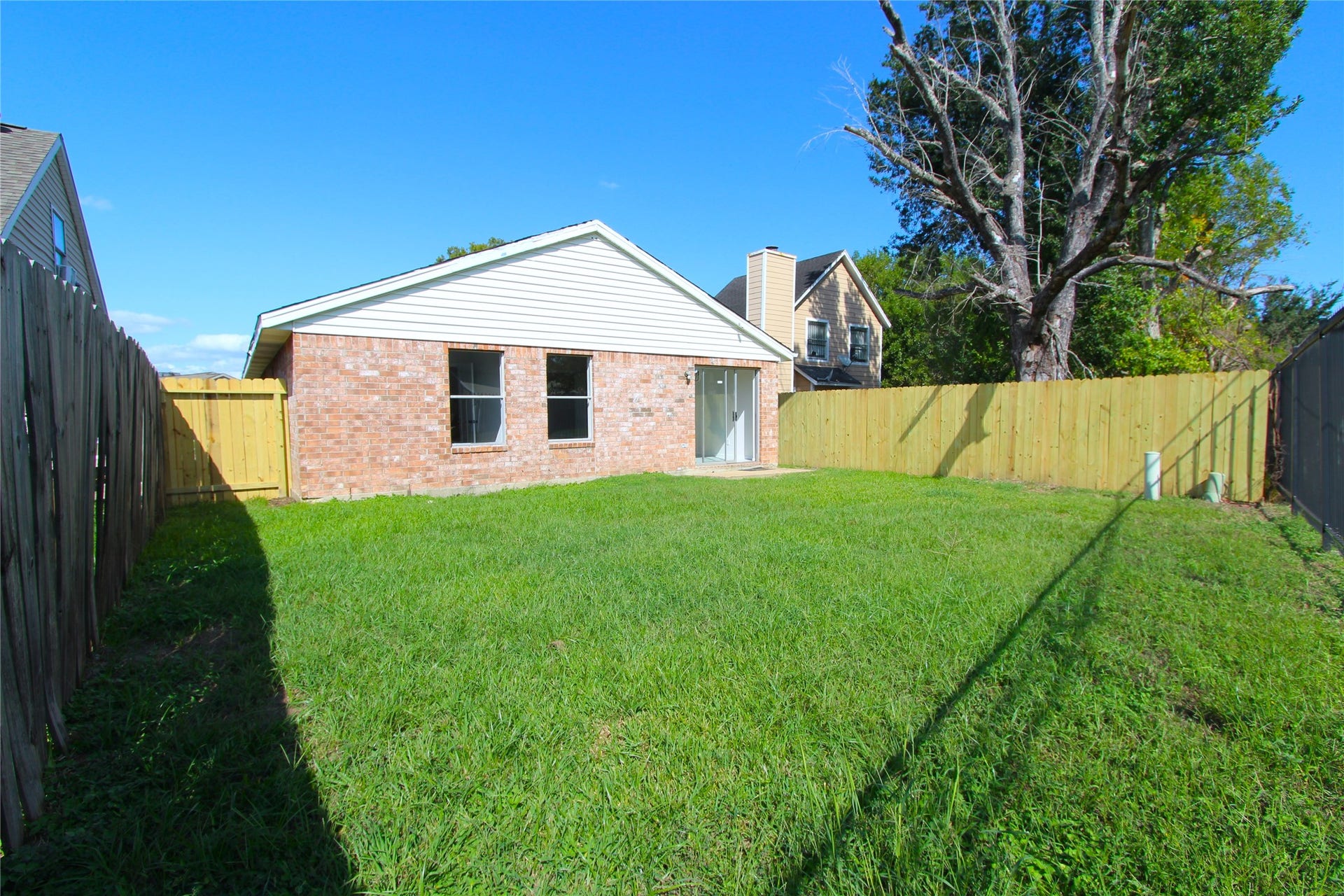 7713 Ellis Drive, Houston, TX 77489 7713 Ellis Drive, Houston, TX 77489