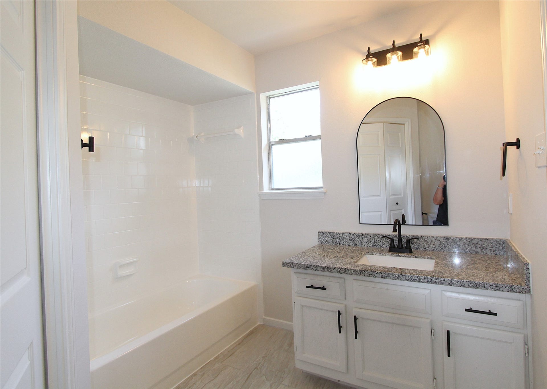 7713 Ellis Drive, Houston, TX 77489 7713 Ellis Drive, Houston, TX 77489