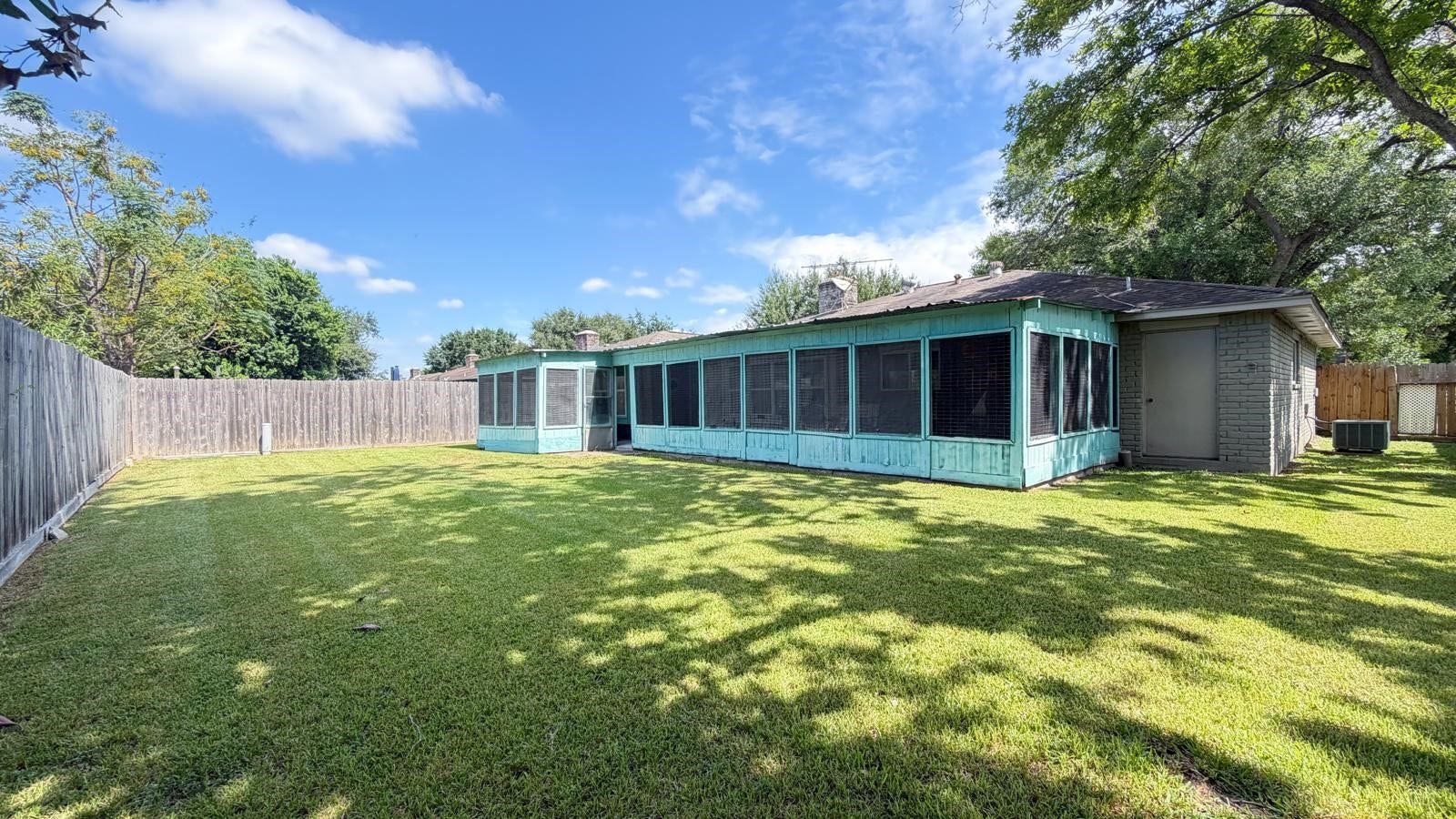6230 Knollwest Drive, Houston, TX 77072 6230 Knollwest Drive, Houston, TX 77072