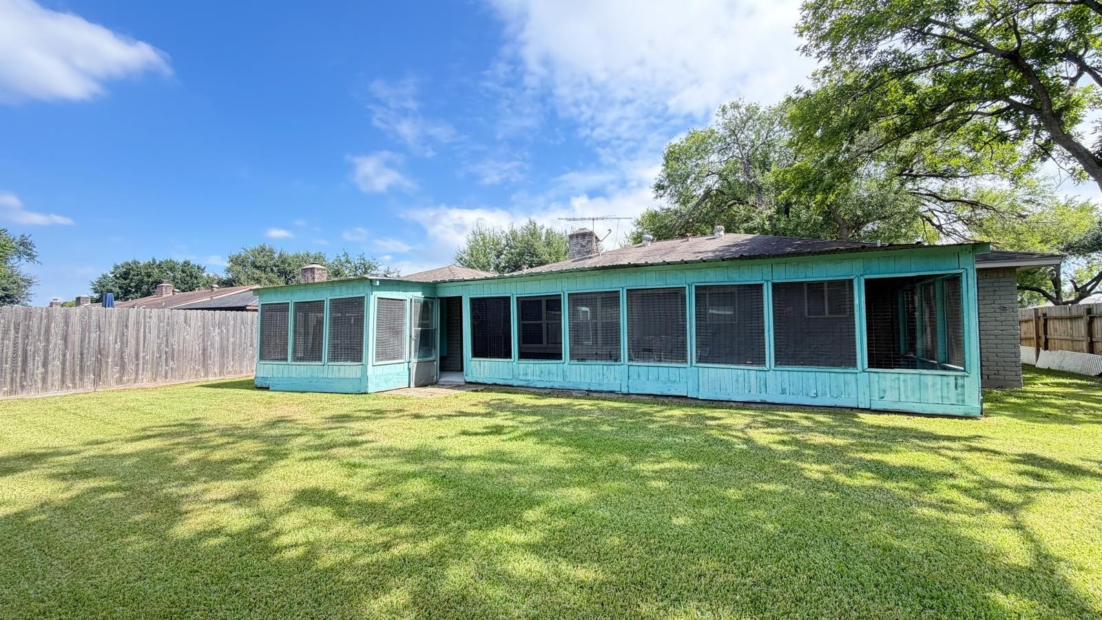 6230 Knollwest Drive, Houston, TX 77072 6230 Knollwest Drive, Houston, TX 77072