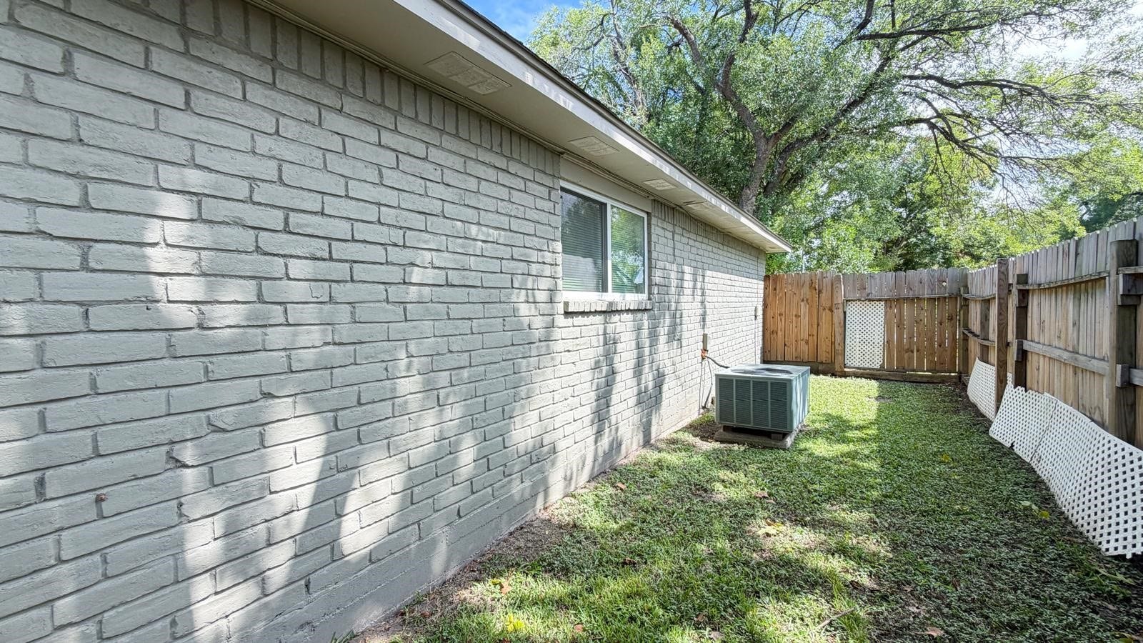 6230 Knollwest Drive, Houston, TX 77072 6230 Knollwest Drive, Houston, TX 77072