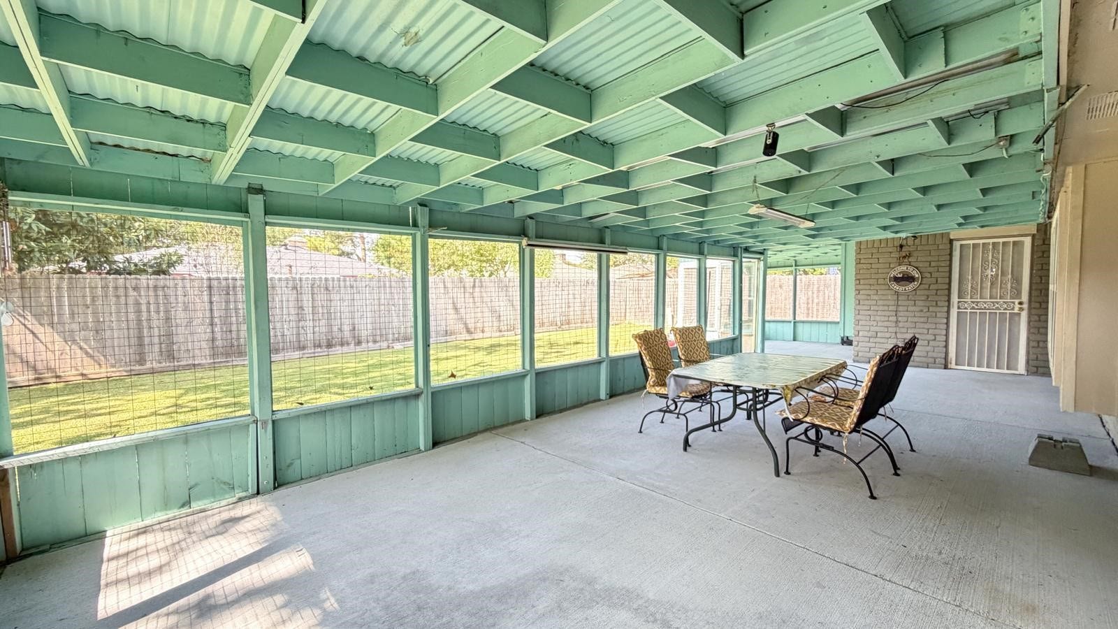 6230 Knollwest Drive, Houston, TX 77072 6230 Knollwest Drive, Houston, TX 77072