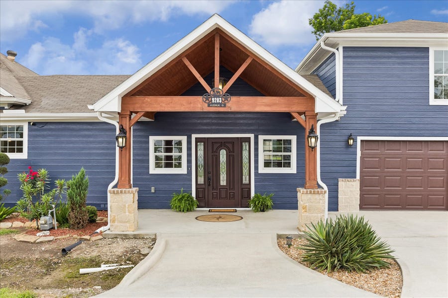 Property photo for 9203 Avenue G, Liverpool, TX