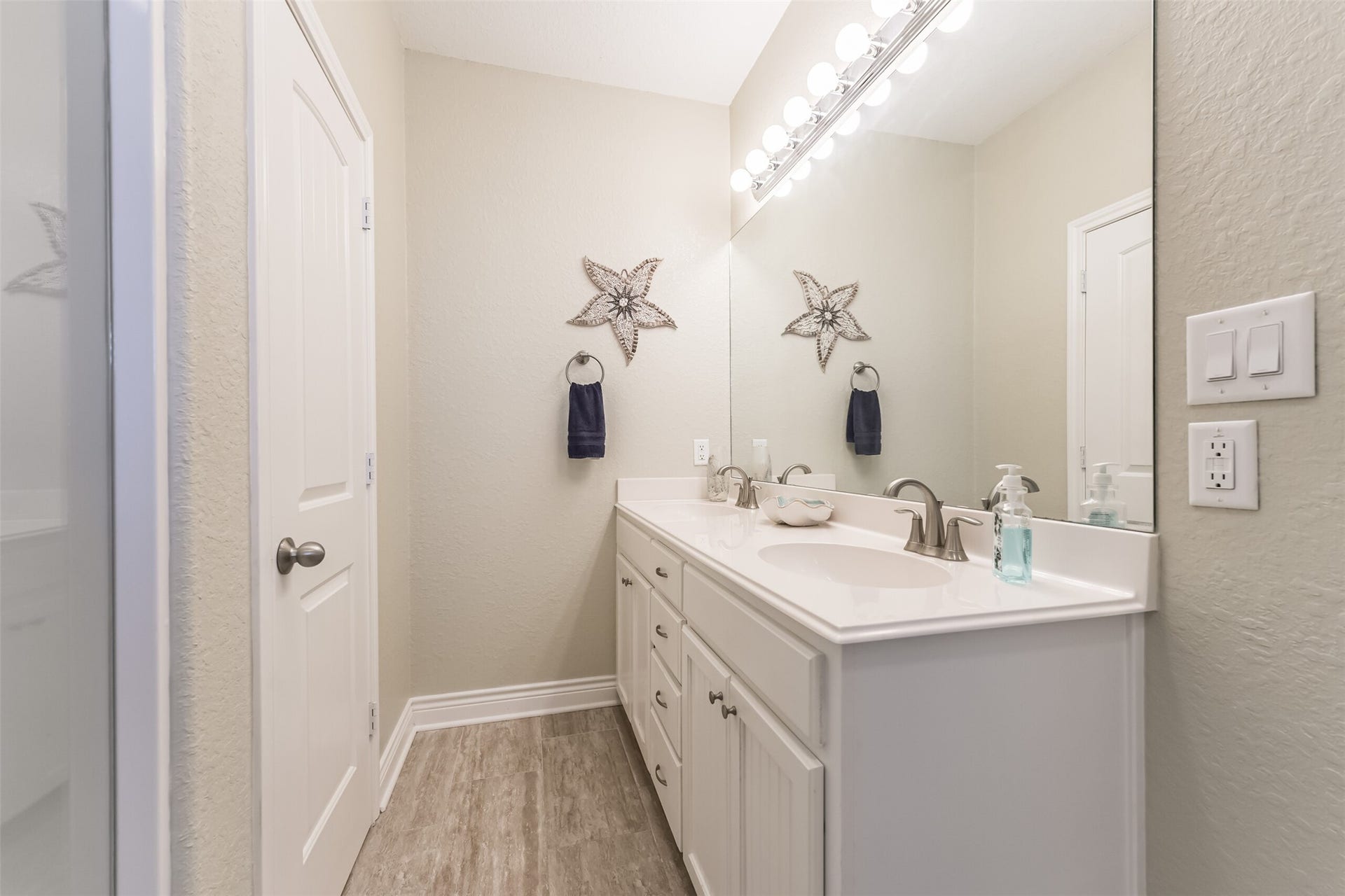 4018 Fort Bend Drive, Galveston, TX 77554 4018 Fort Bend Drive, Galveston, TX 77554
