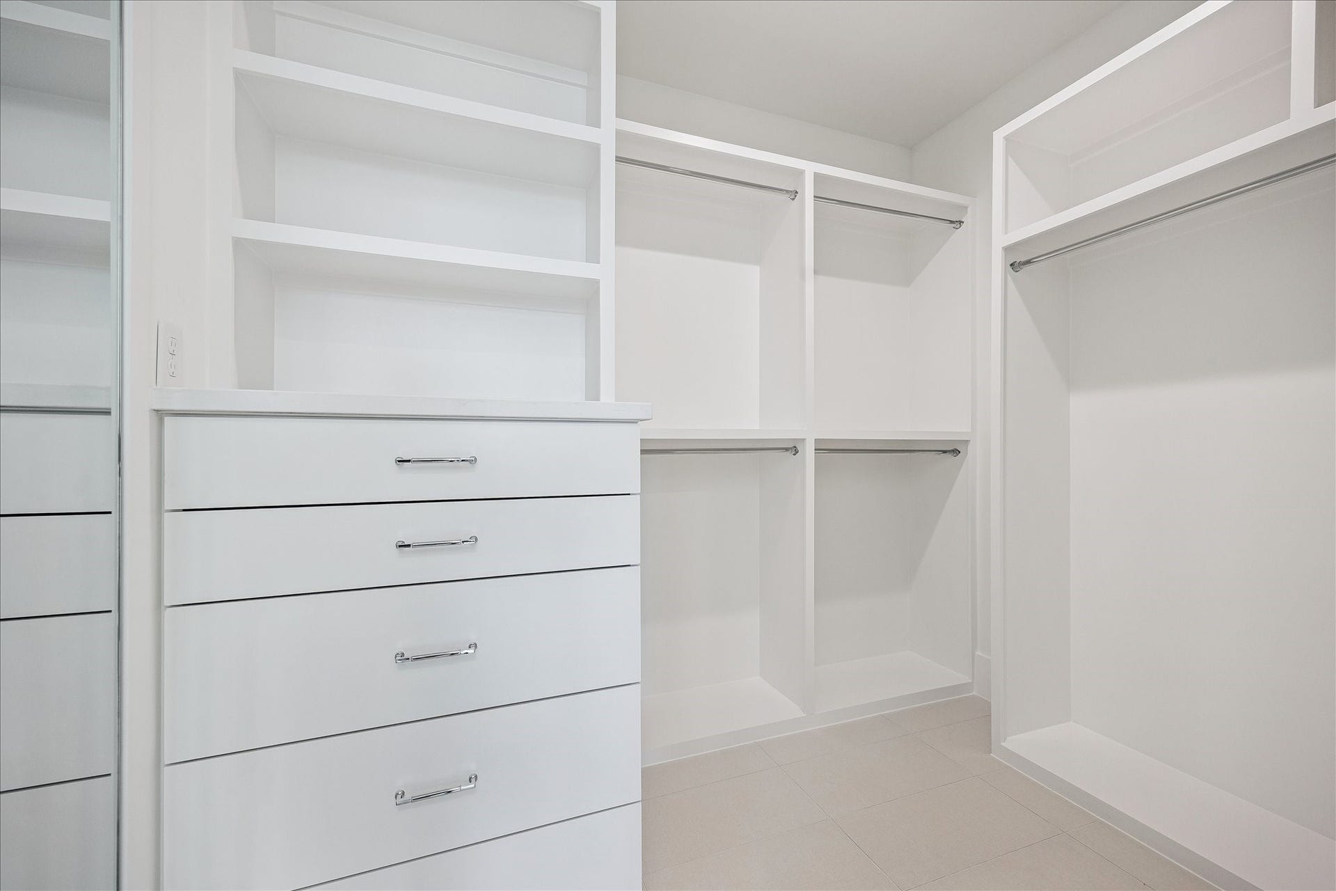 310 Fowler Street, Houston, TX 77007 Custom closet system designed to maximize organization.