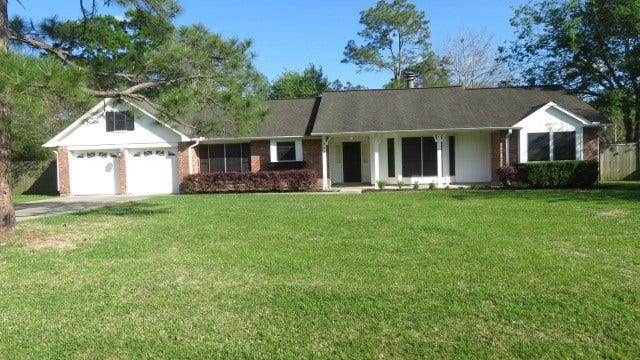 Property photo for 803 Briarmeadow Avenue, Friendswood, TX