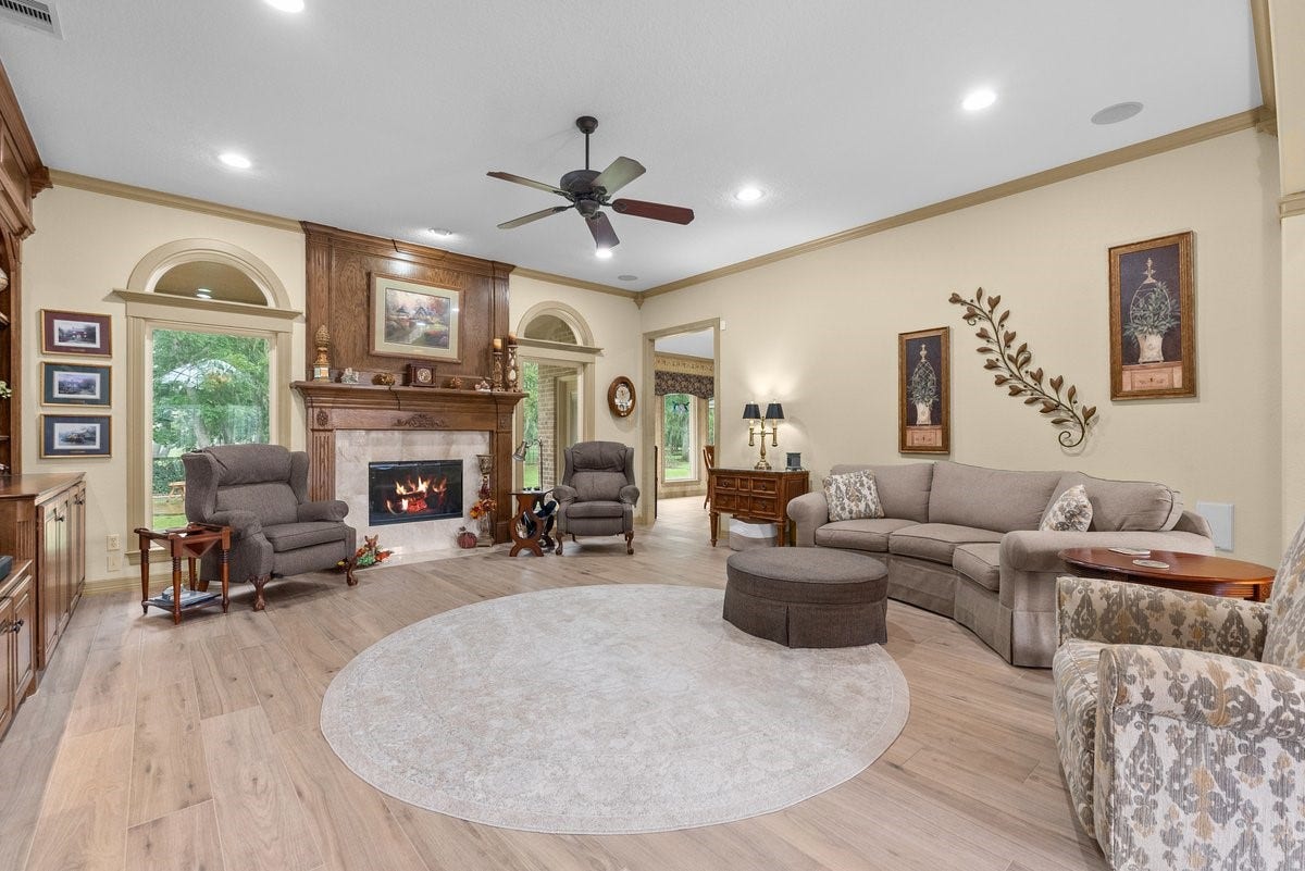 1303 China Grove Drive, Rosharon, TX 77583 1303 China Grove Drive, Rosharon, TX 77583