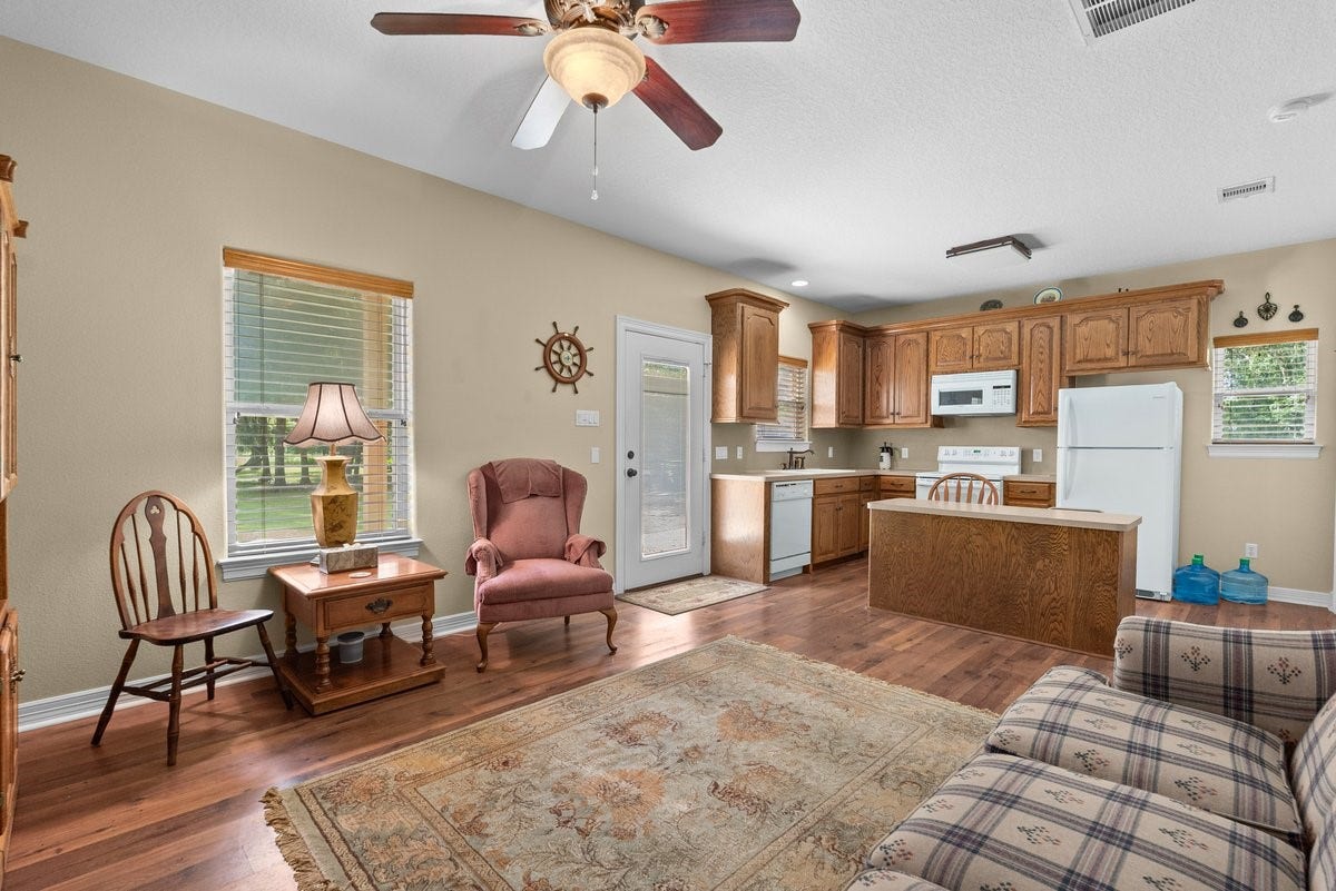 1303 China Grove Drive, Rosharon, TX 77583 Open Living area
