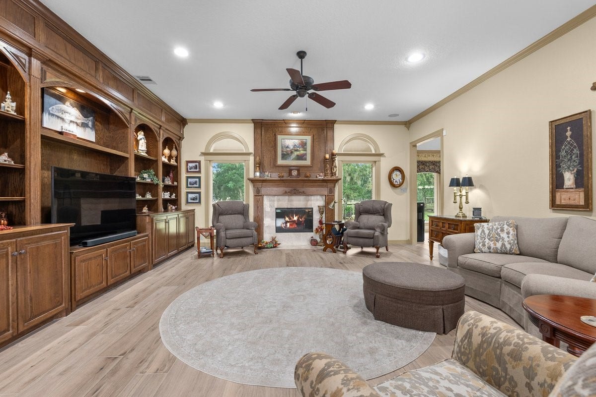 1303 China Grove Drive, Rosharon, TX 77583 1303 China Grove Drive, Rosharon, TX 77583