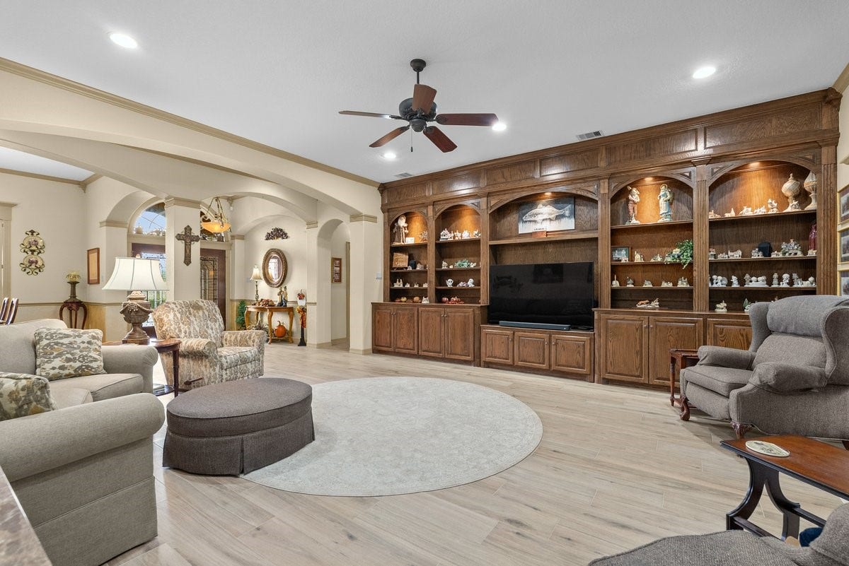 1303 China Grove Drive, Rosharon, TX 77583 1303 China Grove Drive, Rosharon, TX 77583