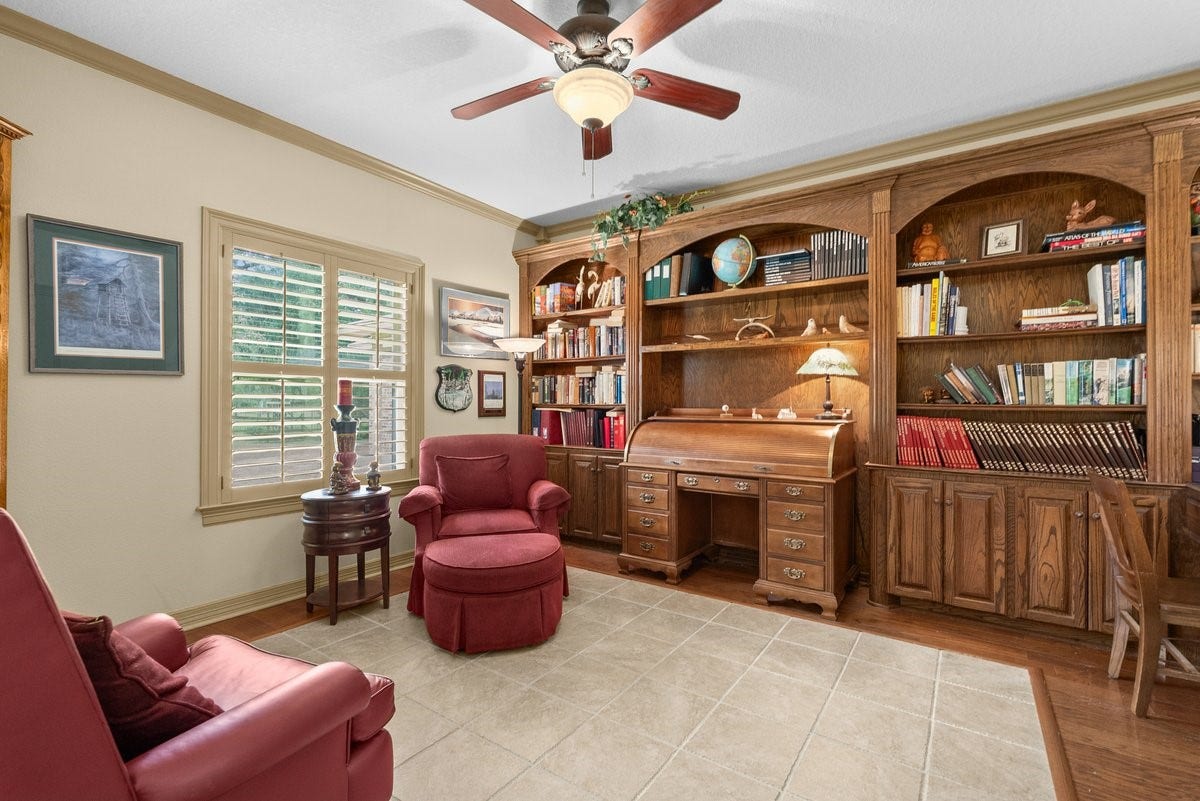 1303 China Grove Drive, Rosharon, TX 77583 Office area