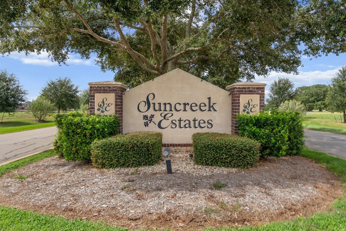 1303 China Grove Drive, Rosharon, TX 77583 1303 China Grove Drive, Rosharon, TX 77583