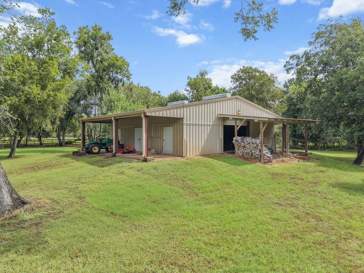 1303 China Grove Drive, Rosharon, TX 77583 1303 China Grove Drive, Rosharon, TX 77583