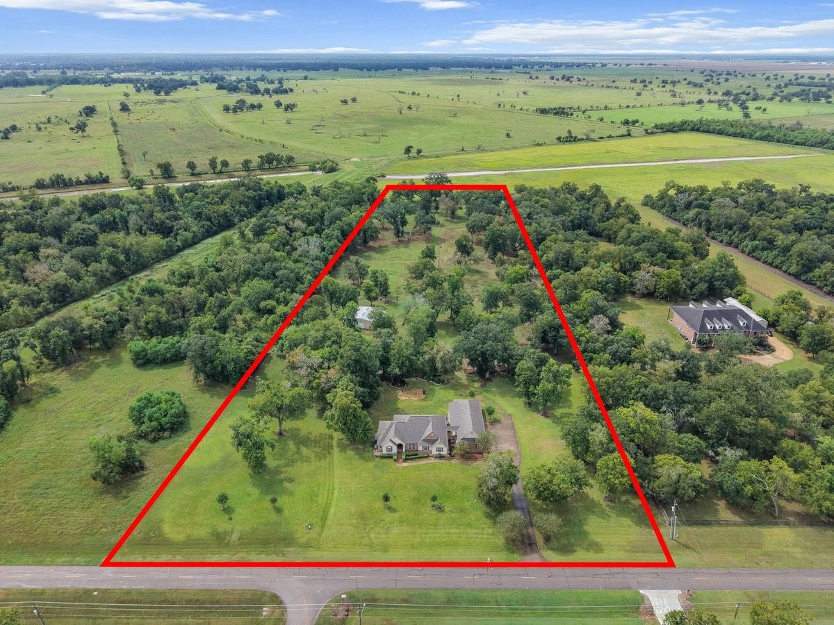 1303 China Grove Drive, Rosharon, TX 77583 1303 China Grove Drive, Rosharon, TX 77583