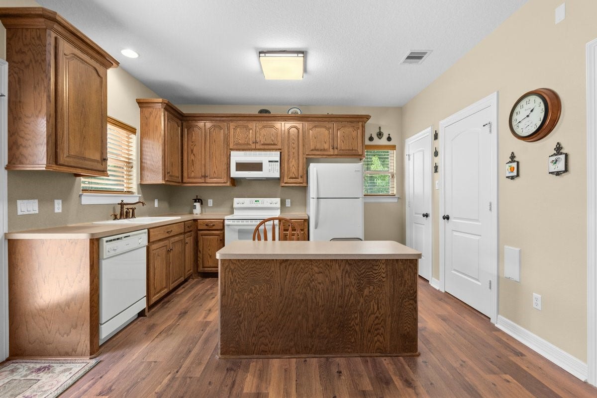 1303 China Grove Drive, Rosharon, TX 77583 1303 China Grove Drive, Rosharon, TX 77583