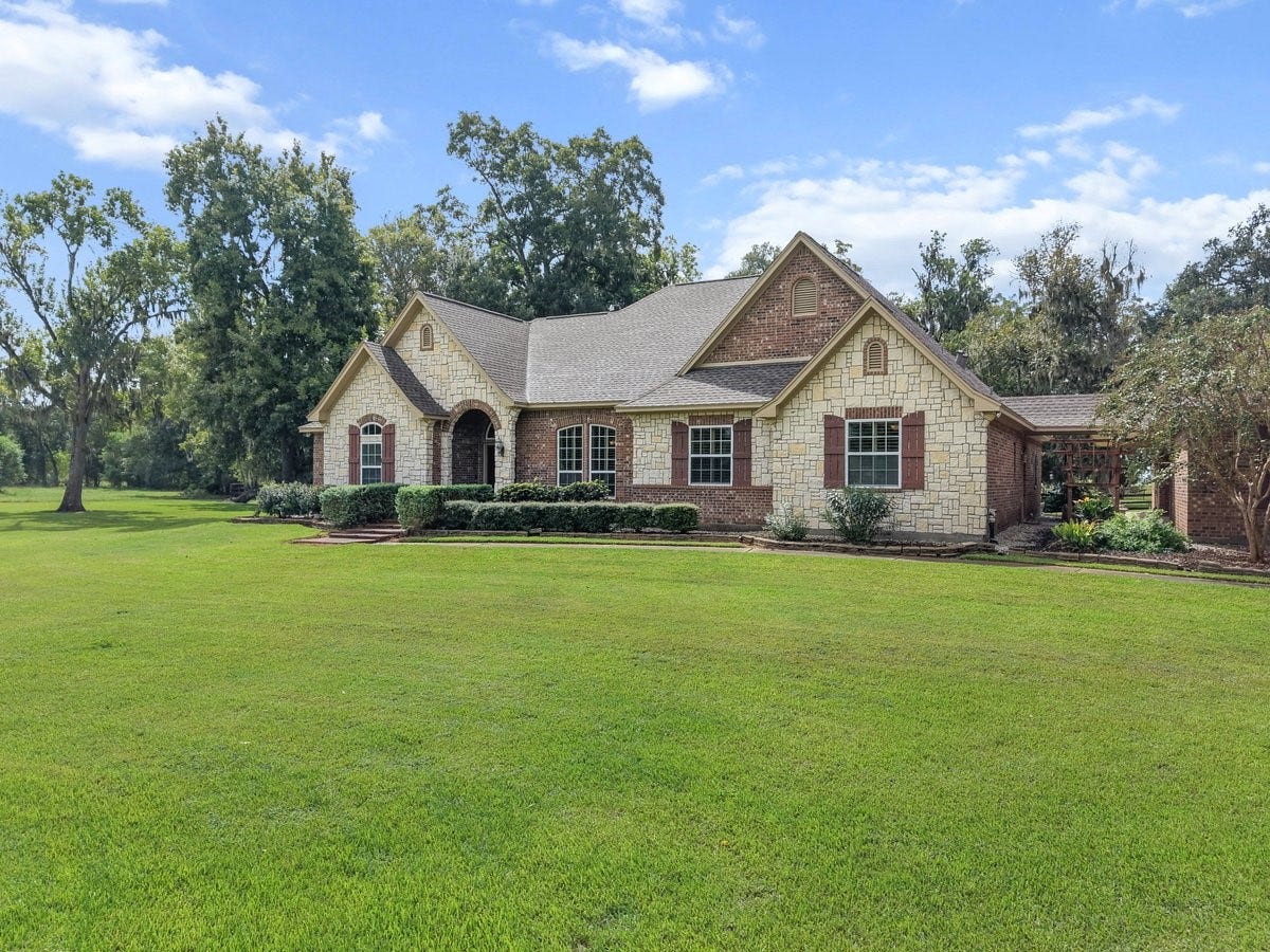 1303 China Grove Drive, Rosharon, TX 77583 1303 China Grove Drive, Rosharon, TX 77583