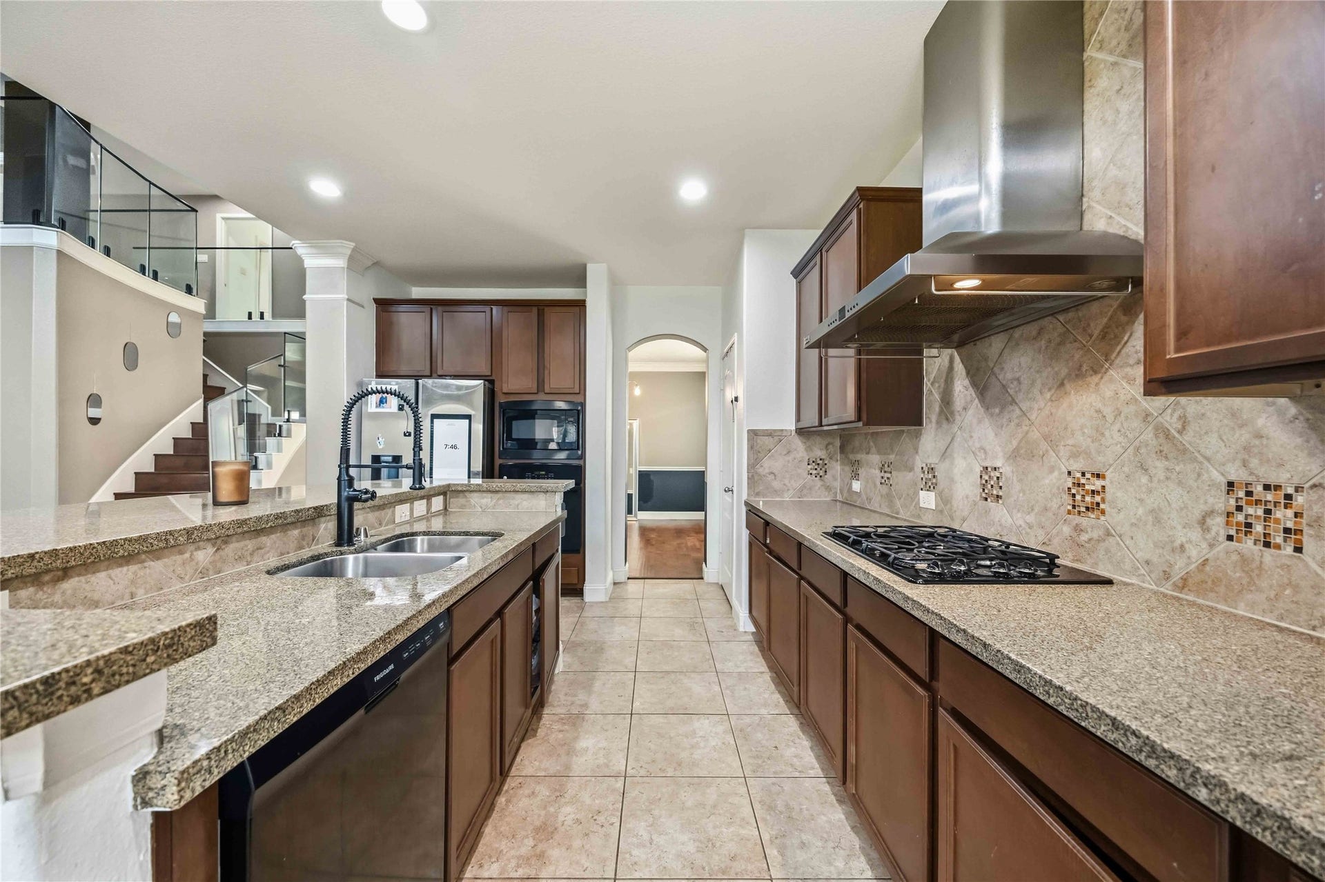 2522 Crystal Shore Drive, Rosharon, TX 77583