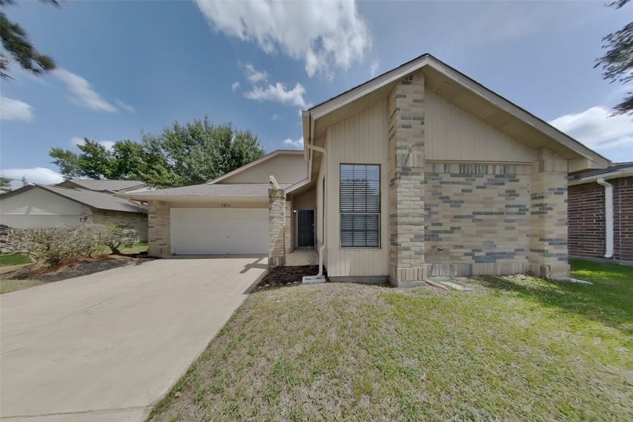 Property photo for 7811 Bluff Trail Drive, Humble, TX