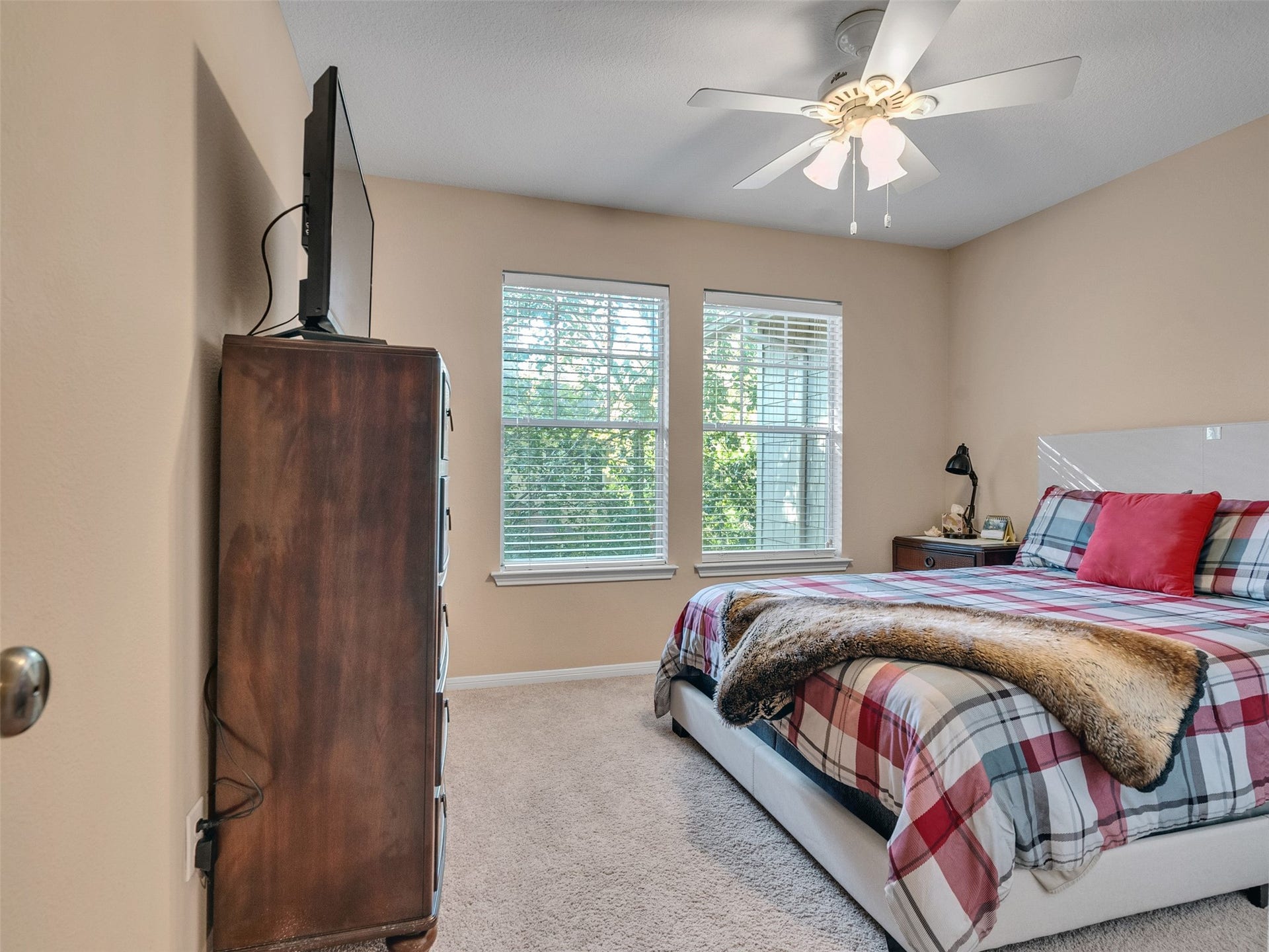 83 Scarlet Woods Court, #83, The Woodlands, TX 77380 Bedroom 3 with TV also upstairs