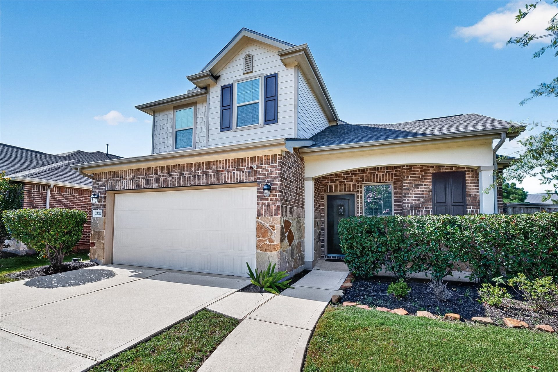 23010 Tindarey Falls Lane, Katy, TX 77493 Welcoming walk way