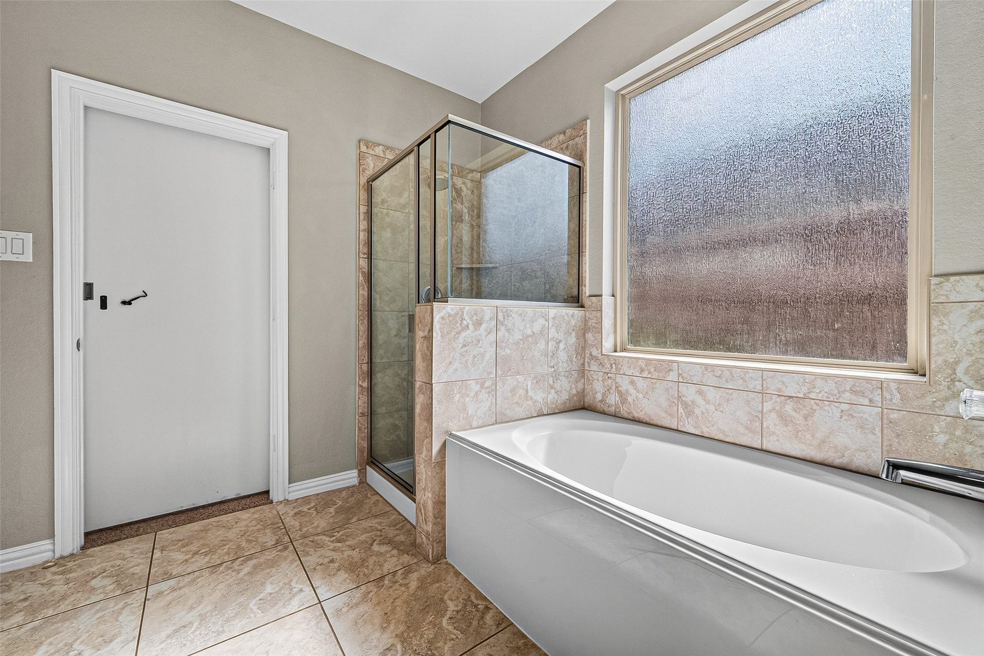 23010 Tindarey Falls Lane, Katy, TX 77493 Primary Bath Separate Shower, spacious tub