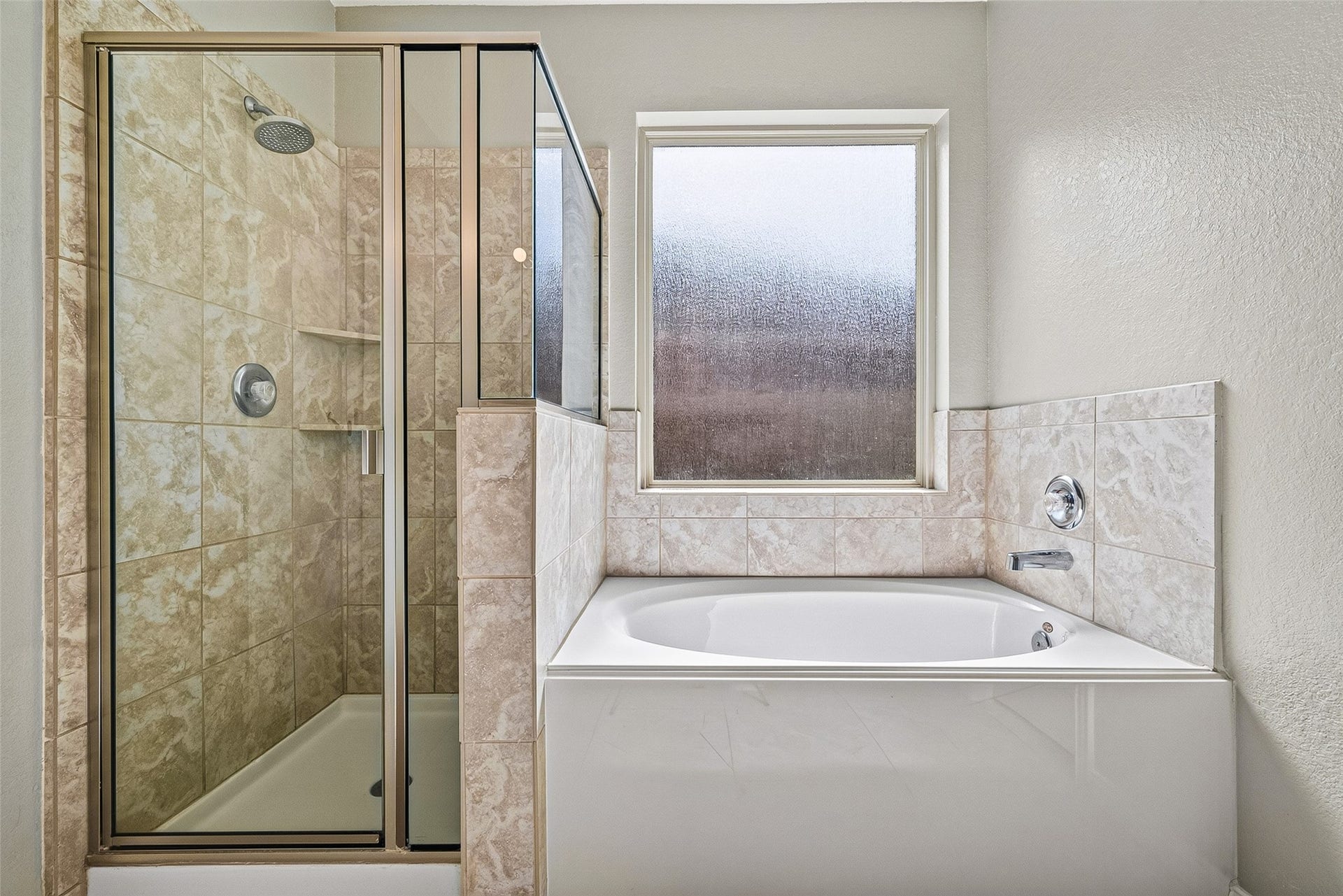 23010 Tindarey Falls Lane, Katy, TX 77493 Primary Bath Separate Shower, spacious tub
