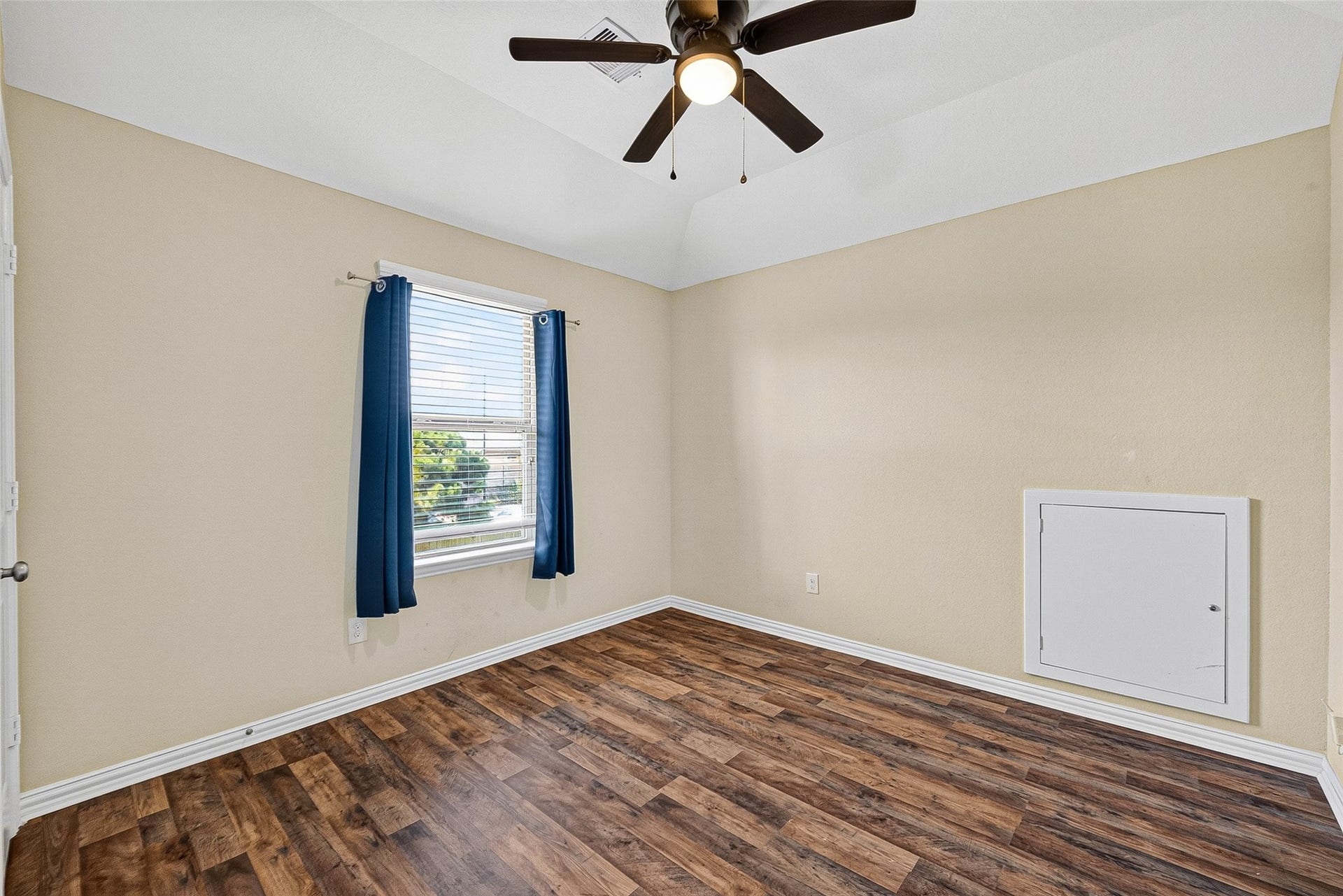 23010 Tindarey Falls Lane, Katy, TX 77493 Fourth Bedroom view from door