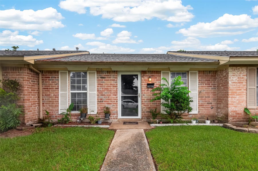 Property photo for 2316 Buchanan Drive, Baytown, TX