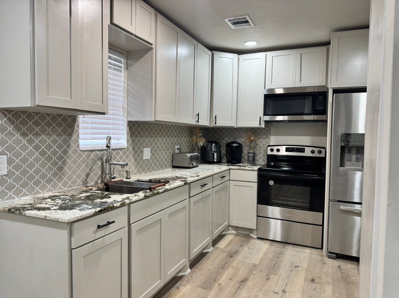 2802 Holman Street, Houston, TX 77004 2802 Holman Street, Houston, TX 77004