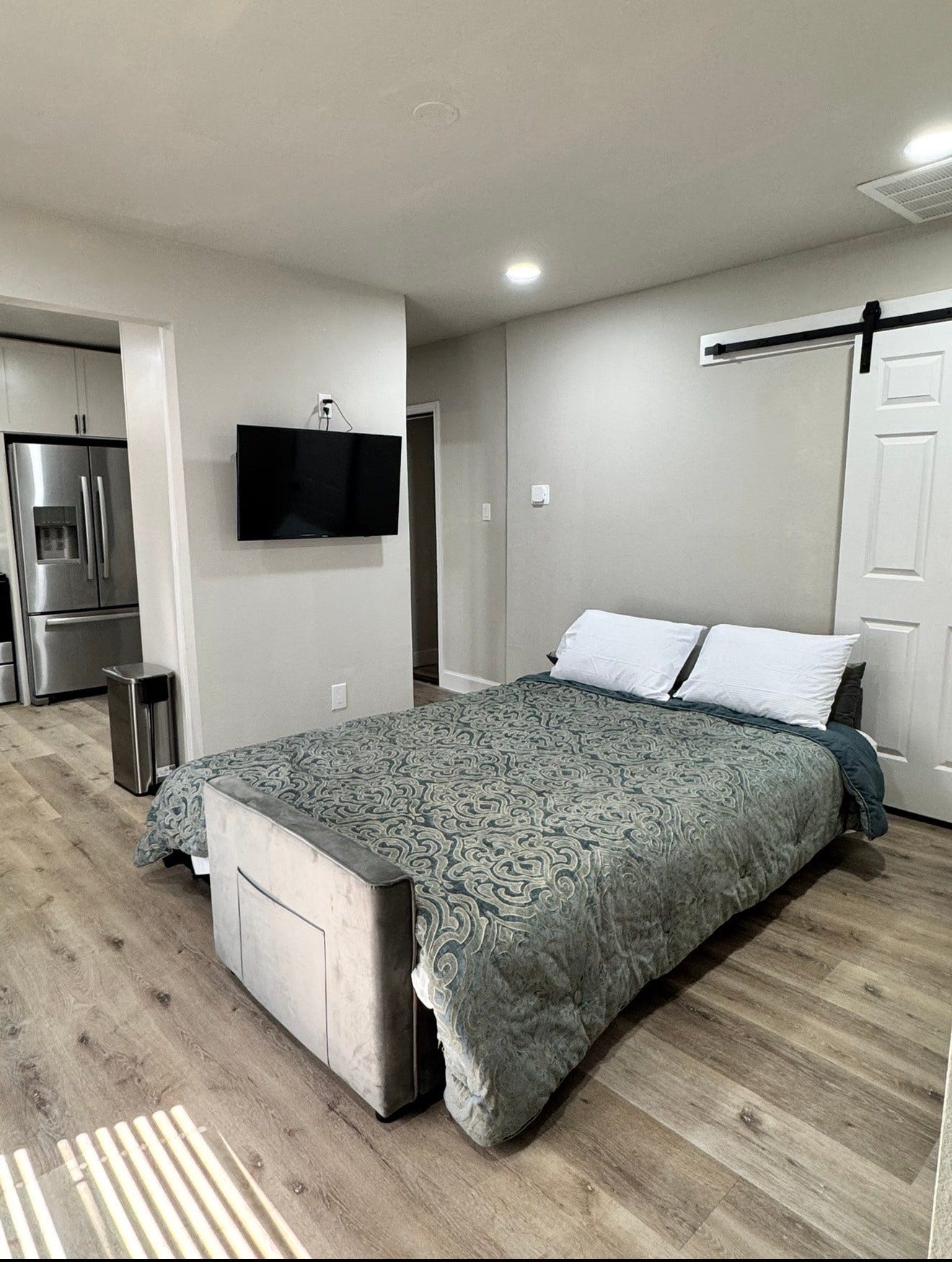 2802 Holman Street, Houston, TX 77004 2802 Holman Street, Houston, TX 77004
