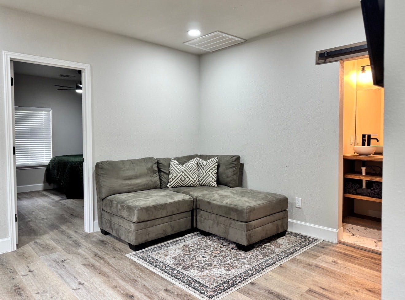 2802 Holman Street, Houston, TX 77004 2802 Holman Street, Houston, TX 77004