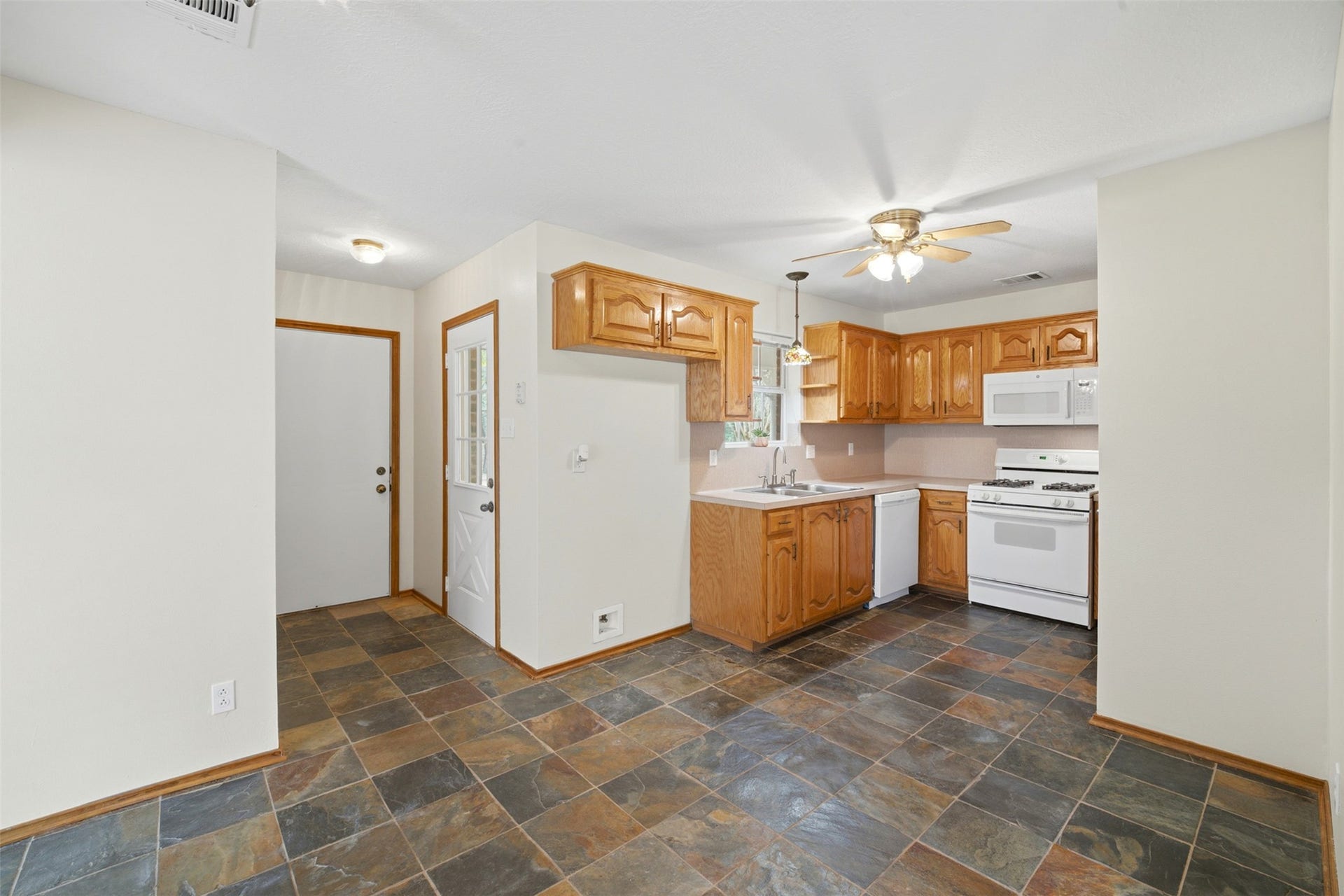 144 Pin Oak Lane, Hempstead, TX 77445 144 Pin Oak Lane, Hempstead, TX 77445