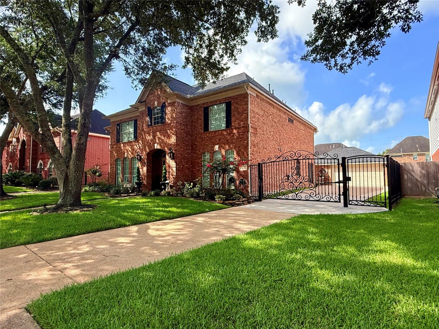 Property photo for 3514 Pickering Lane, Pearland, TX